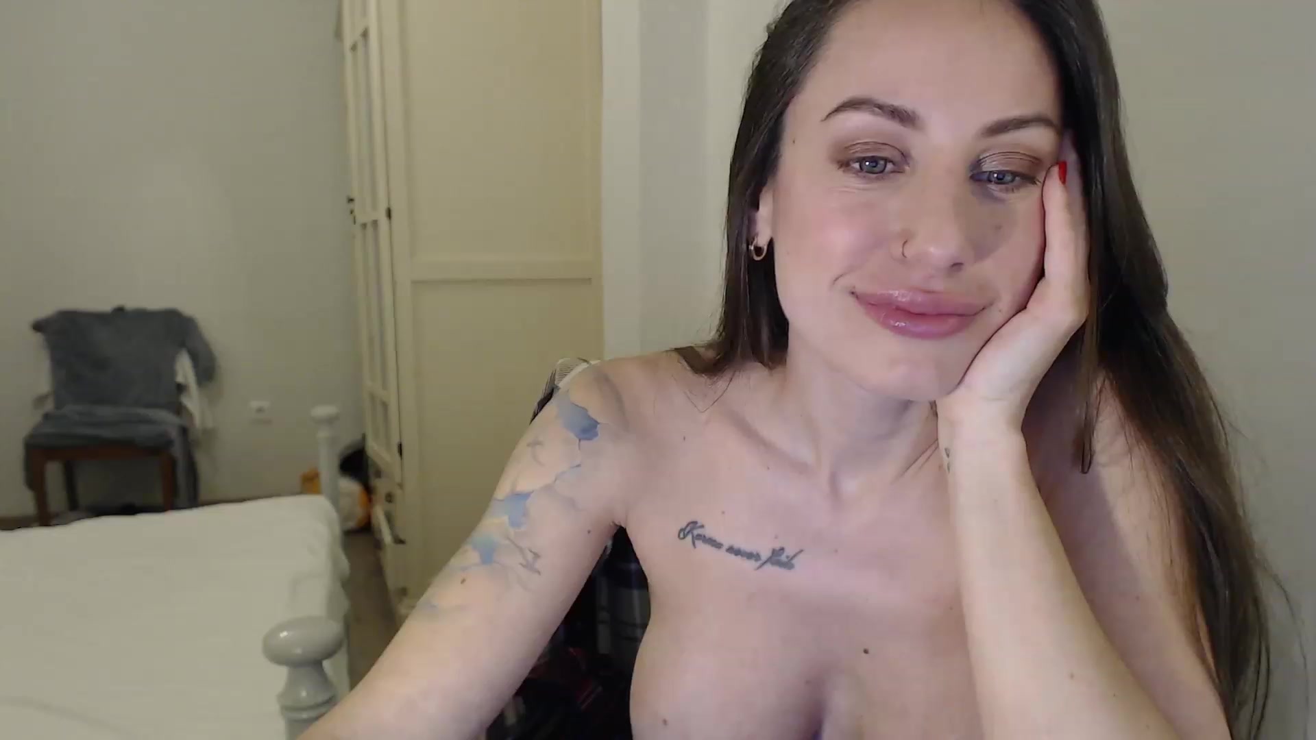 Gallery image thumbnail from ErikasMagic's myfreecams stream on, 02/13/2023, 20:29 image 8 of 20