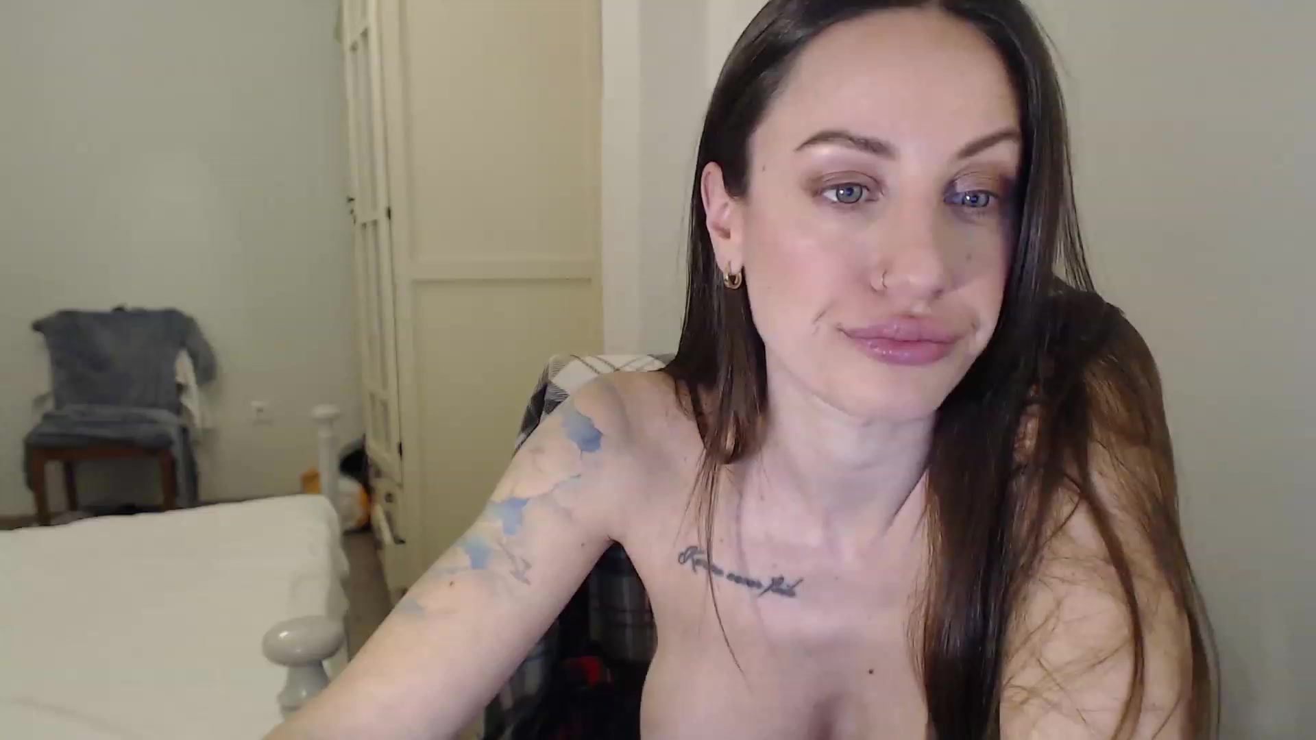 Gallery image thumbnail from ErikasMagic's myfreecams stream on, 02/13/2023, 20:29 image 10 of 20