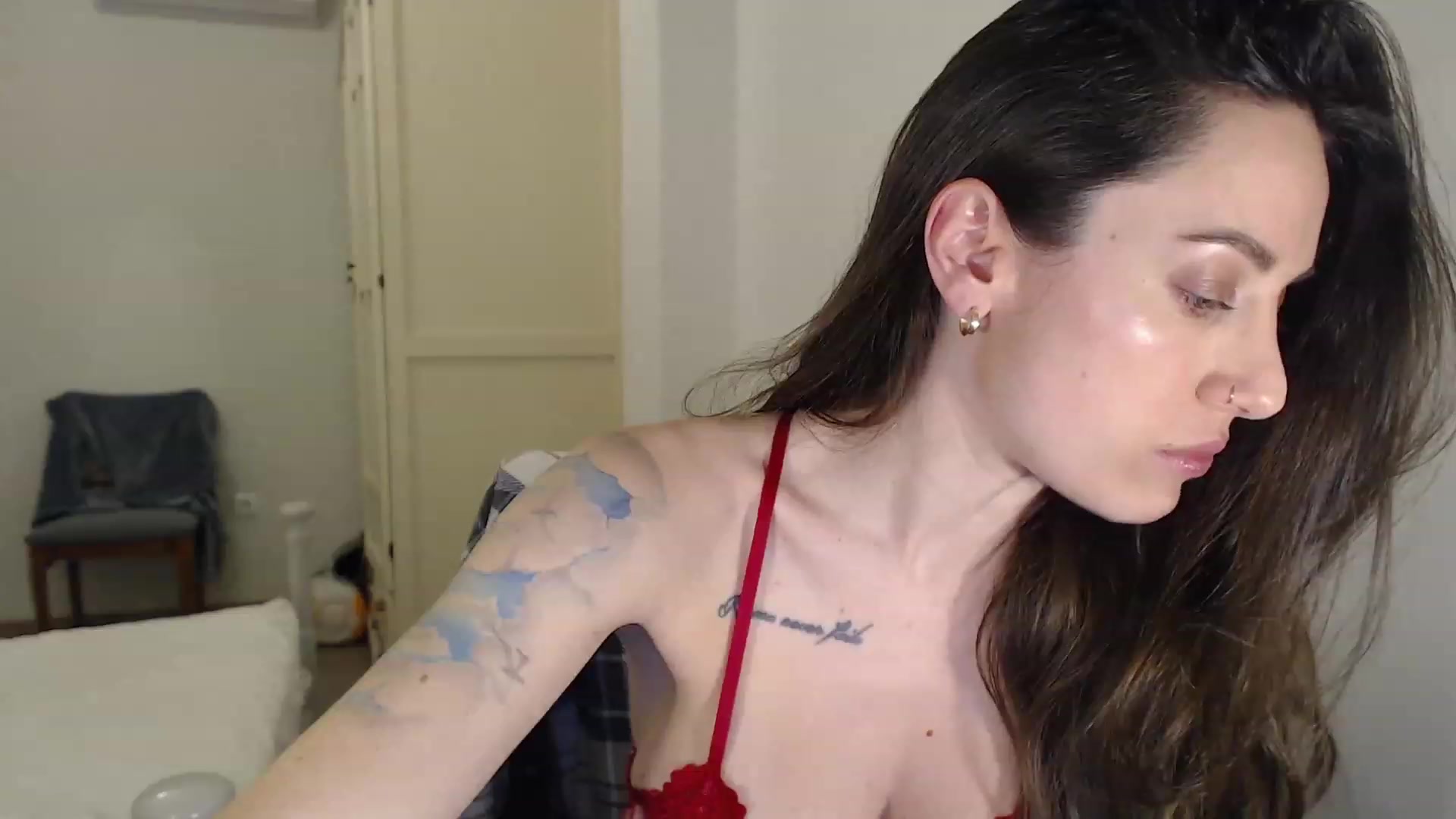 Gallery image thumbnail from ErikasMagic's myfreecams stream on, 02/14/2023, 20:34 image 6 of 20
