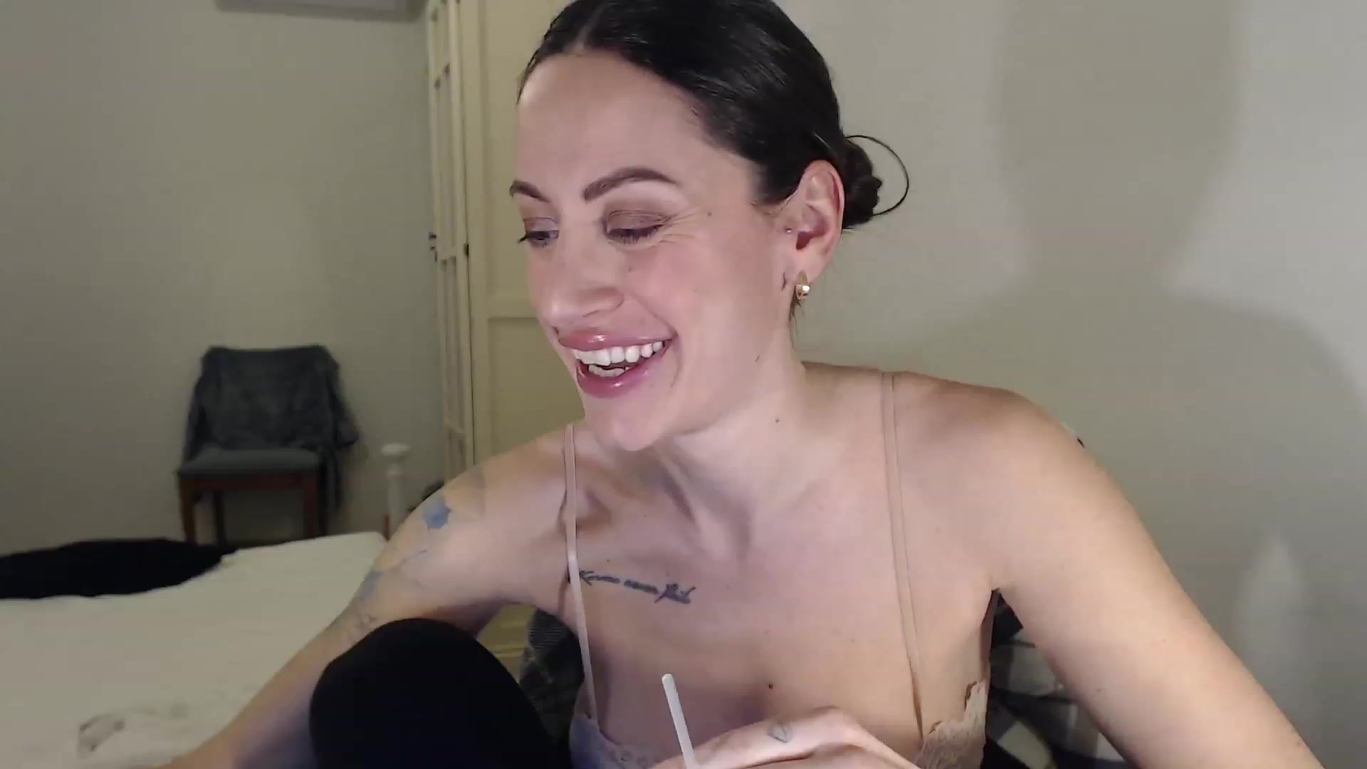 Gallery image thumbnail from ErikasMagic's myfreecams stream on, 02/15/2023, 20:24 image 9 of 20