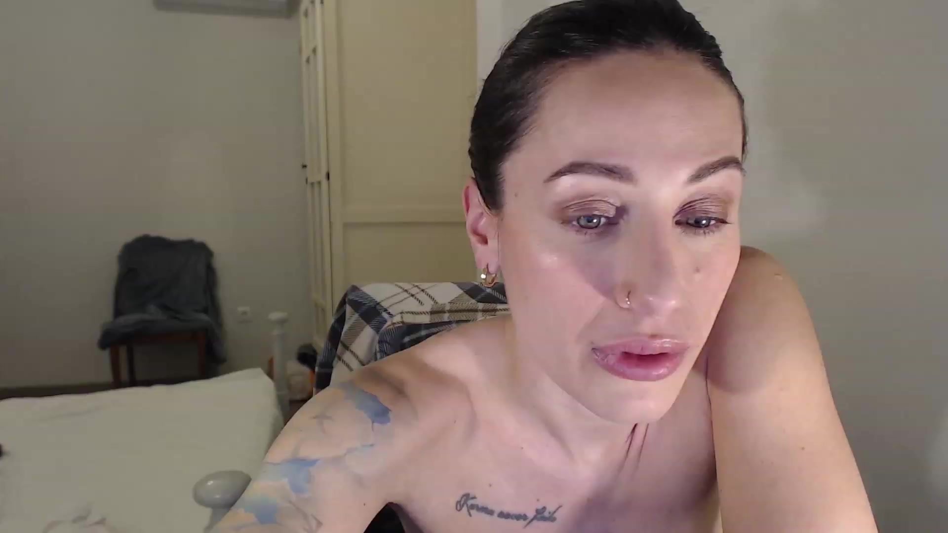 Gallery image thumbnail from ErikasMagic's myfreecams stream on, 02/19/2023, 20:13 image 14 of 20