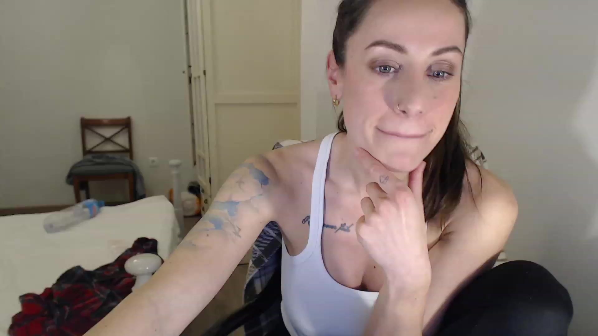 Gallery image thumbnail from ErikasMagic's myfreecams stream on, 02/20/2023, 20:40 image 3 of 20