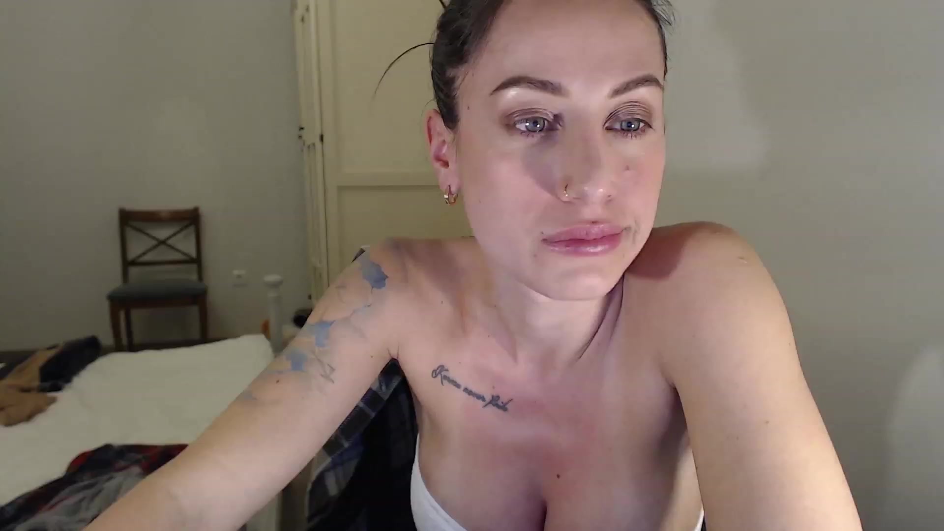 Gallery image thumbnail from ErikasMagic's myfreecams stream on, 02/22/2023, 20:07 image 17 of 20