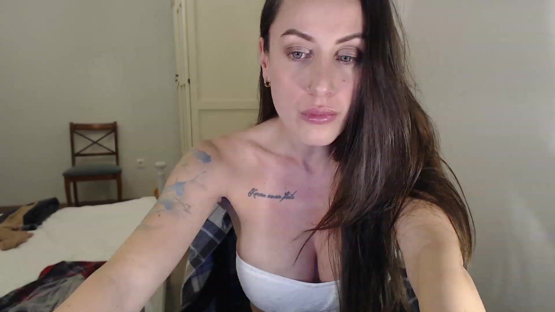 Gallery image thumbnail from ErikasMagic's myfreecams stream on, 02/22/2023, 20:07 image 3 of 20