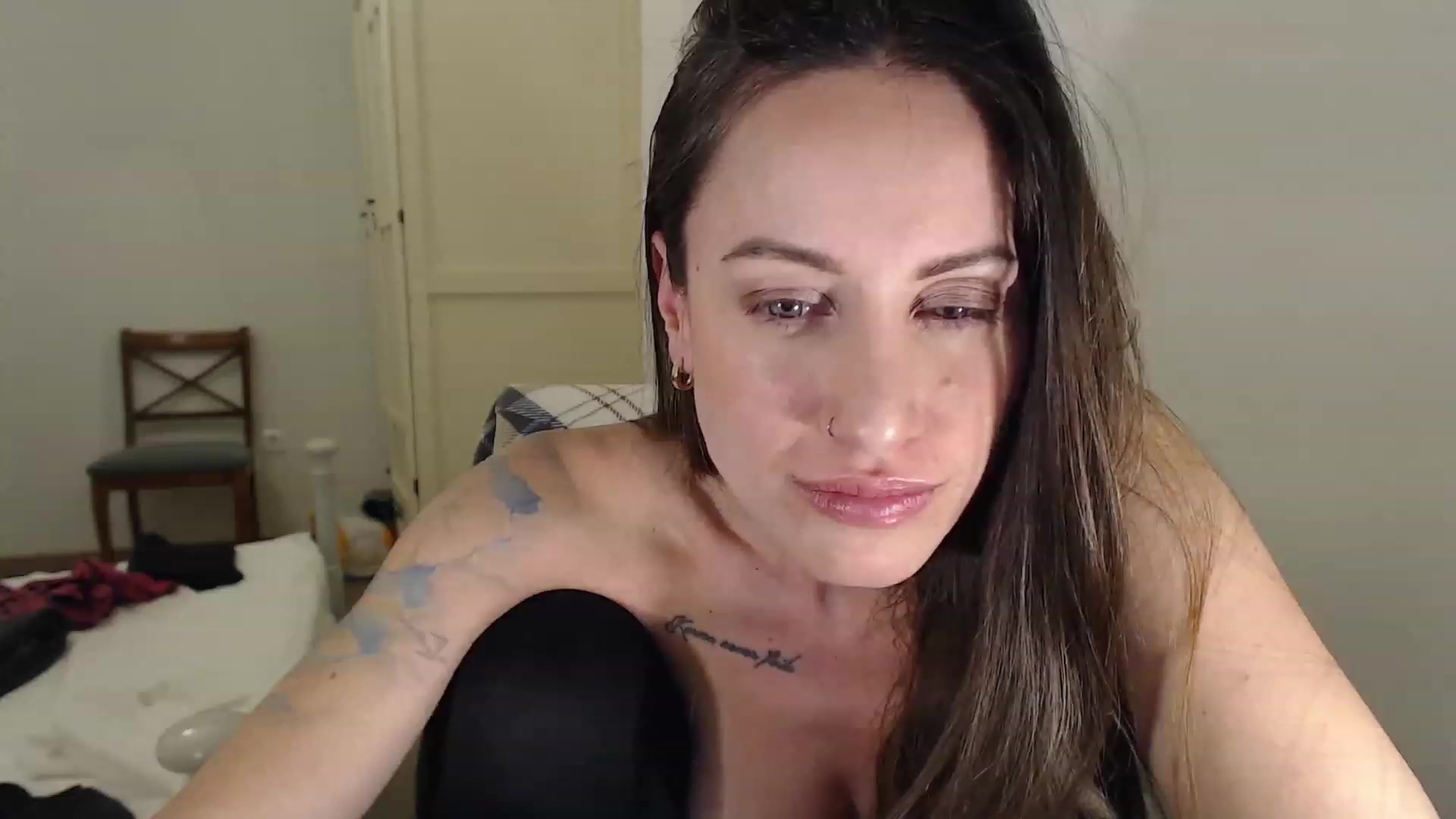Gallery image thumbnail from ErikasMagic's myfreecams stream on, 02/23/2023, 20:16 image 19 of 20