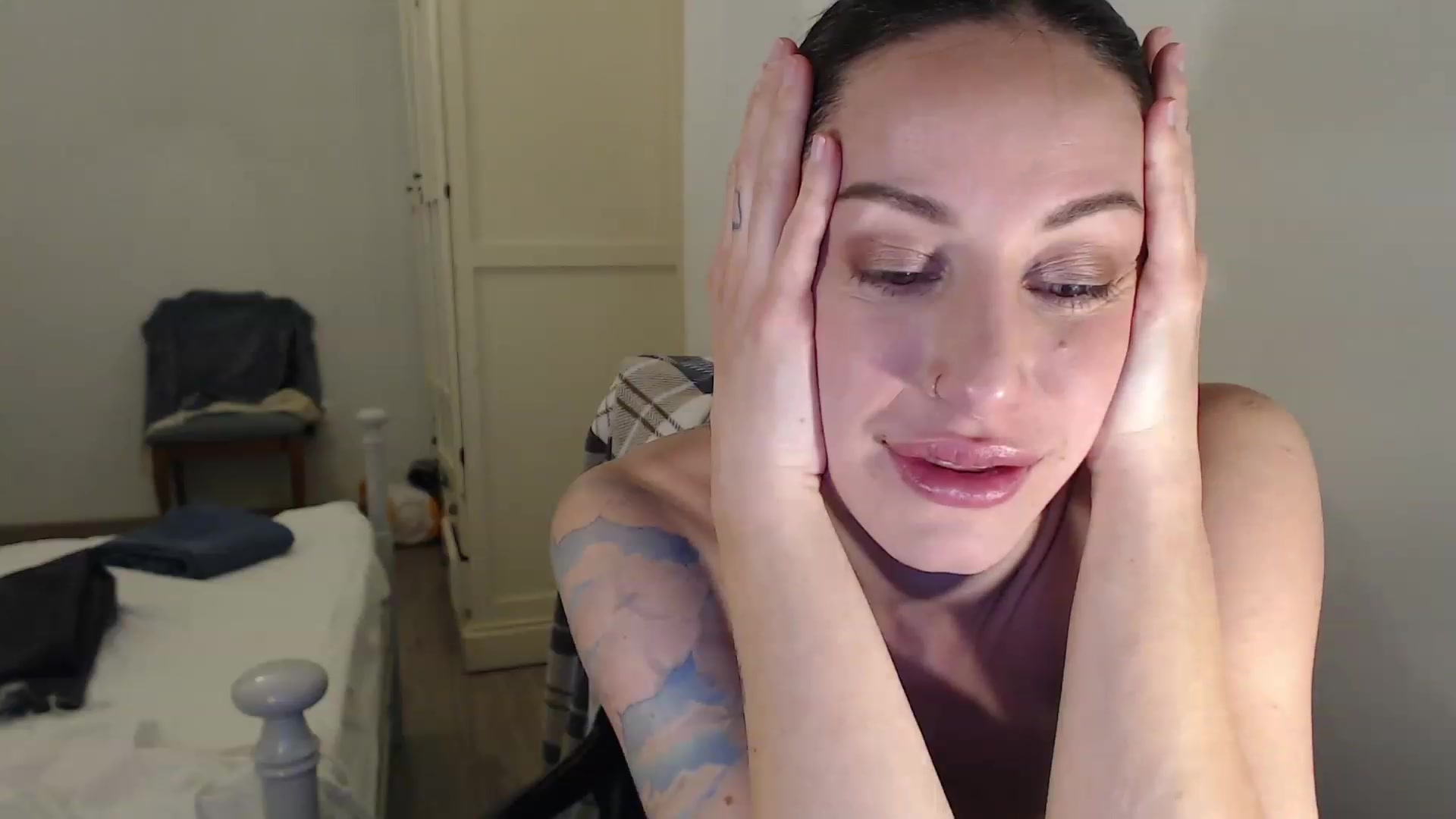 Gallery image thumbnail from ErikasMagic's myfreecams stream on, 02/24/2023, 20:31 image 17 of 20