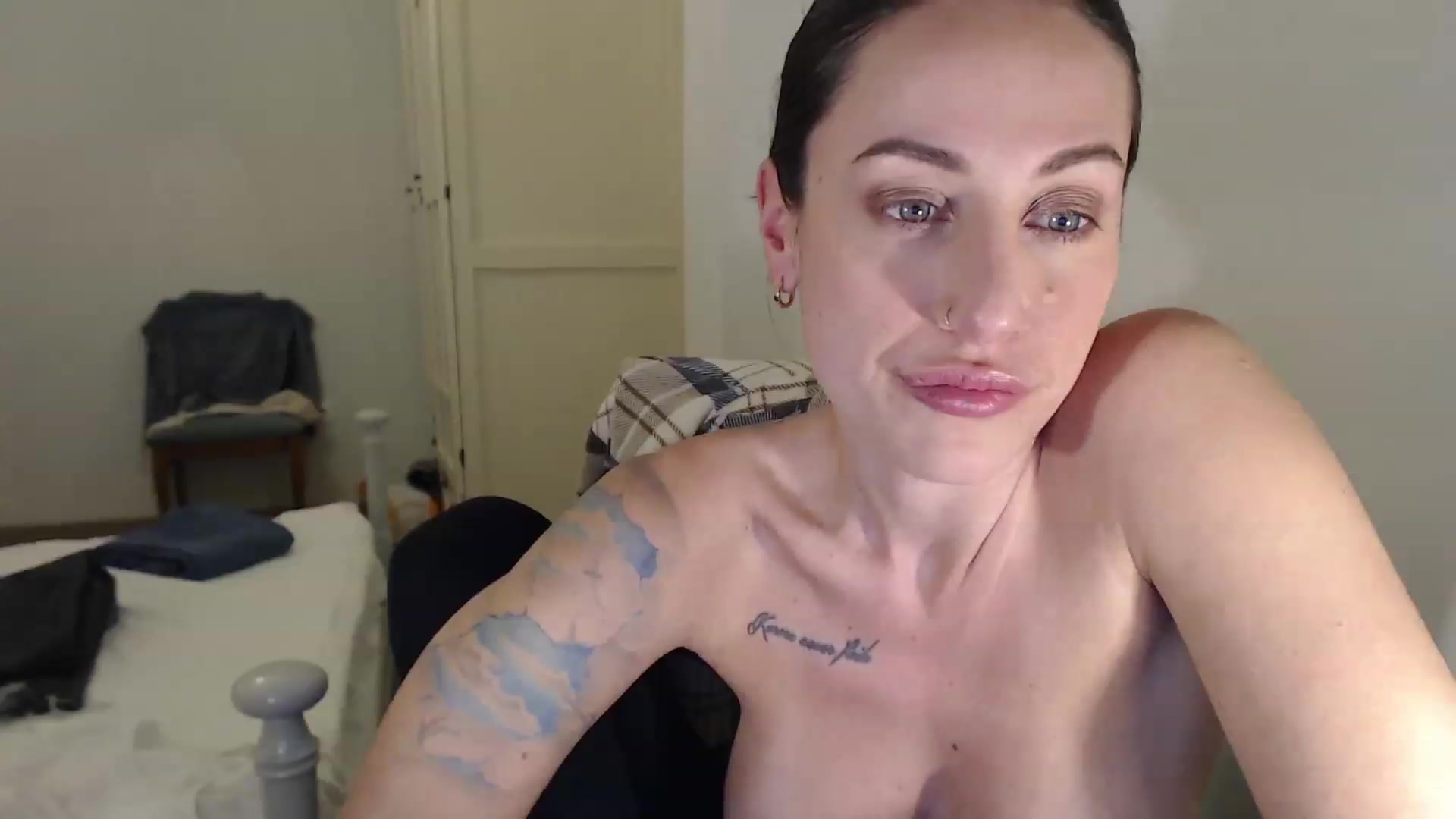 Gallery image thumbnail from ErikasMagic's myfreecams stream on, 02/24/2023, 20:31 image 18 of 20