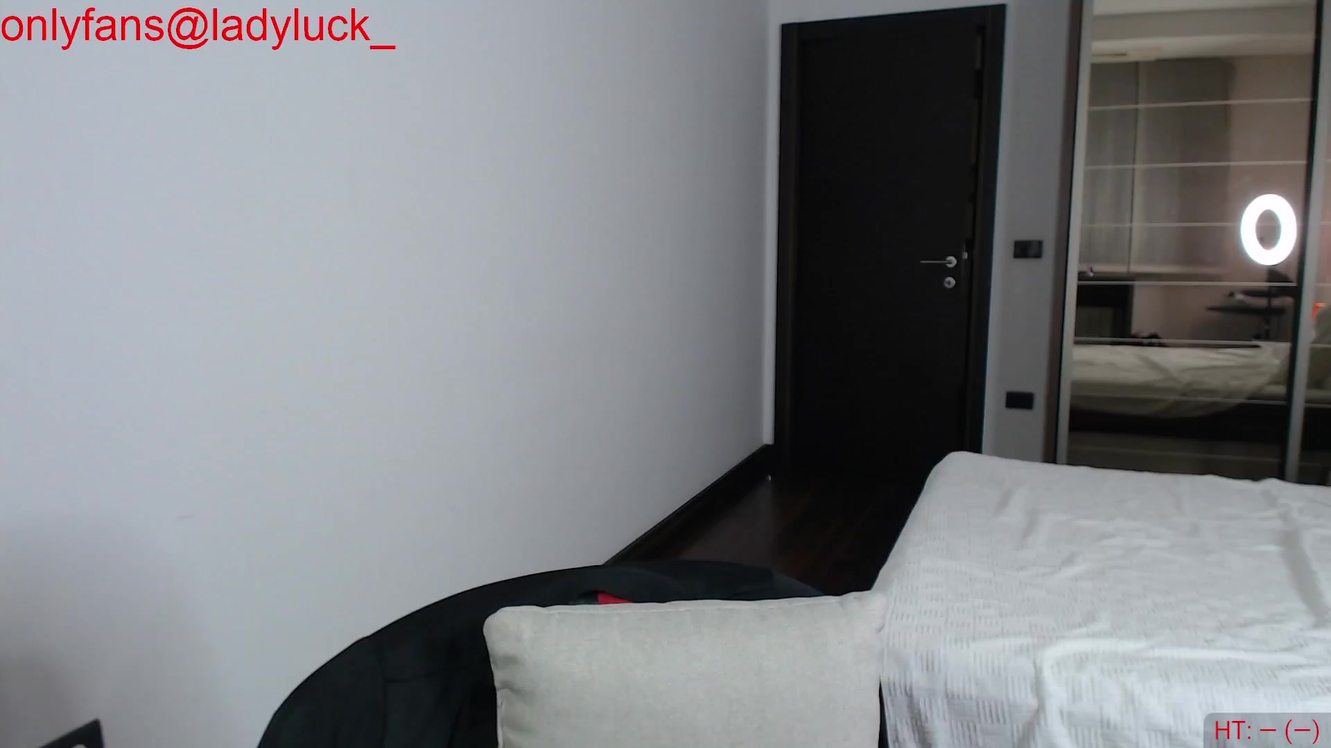 Gallery image thumbnail from ErikasMagic's myfreecams stream on, 08/08/2023, 19:36 image 2 of 20