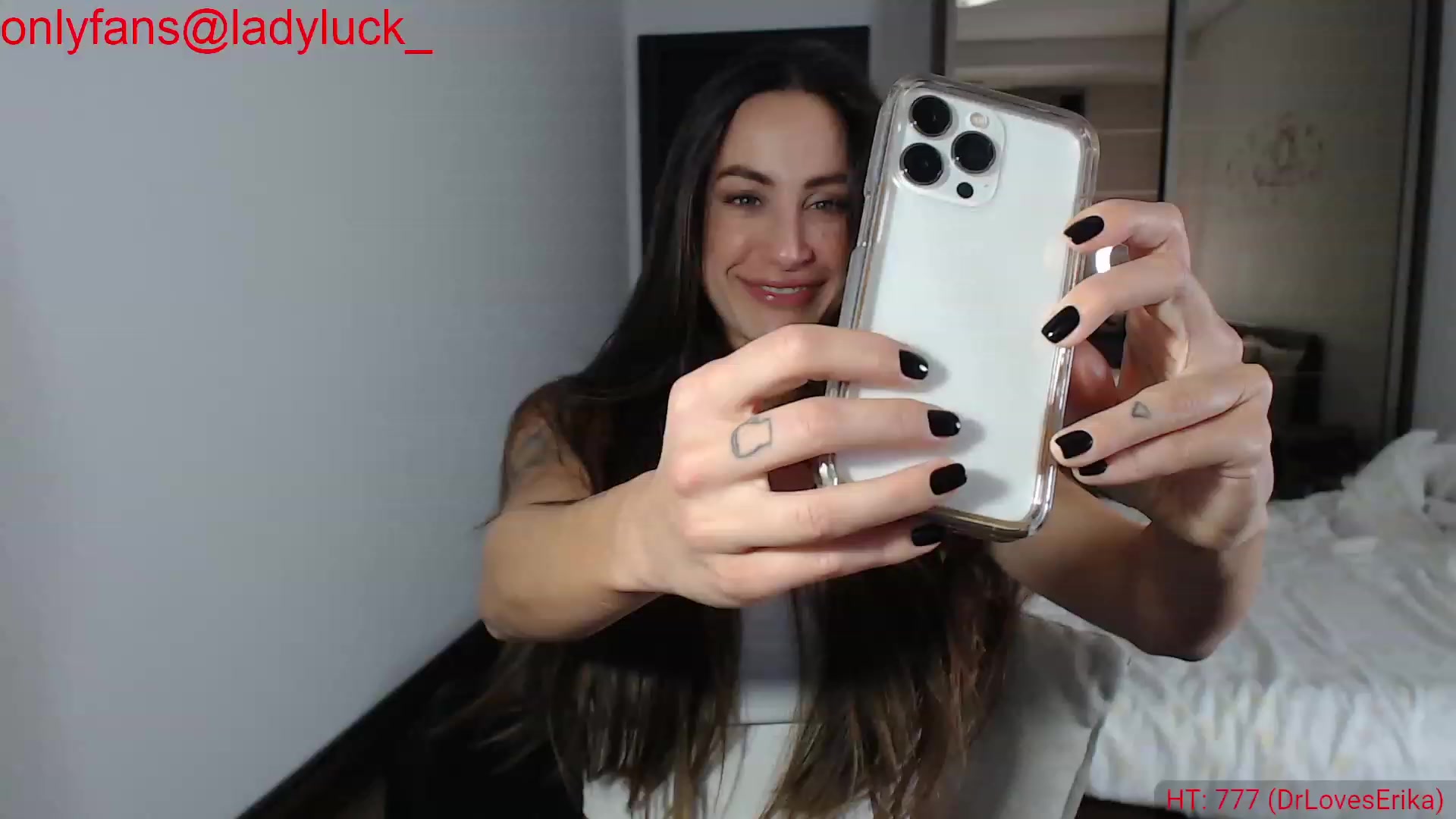 Gallery image thumbnail from ErikasMagic's myfreecams stream on, 10/07/2023, 19:34 image 17 of 20