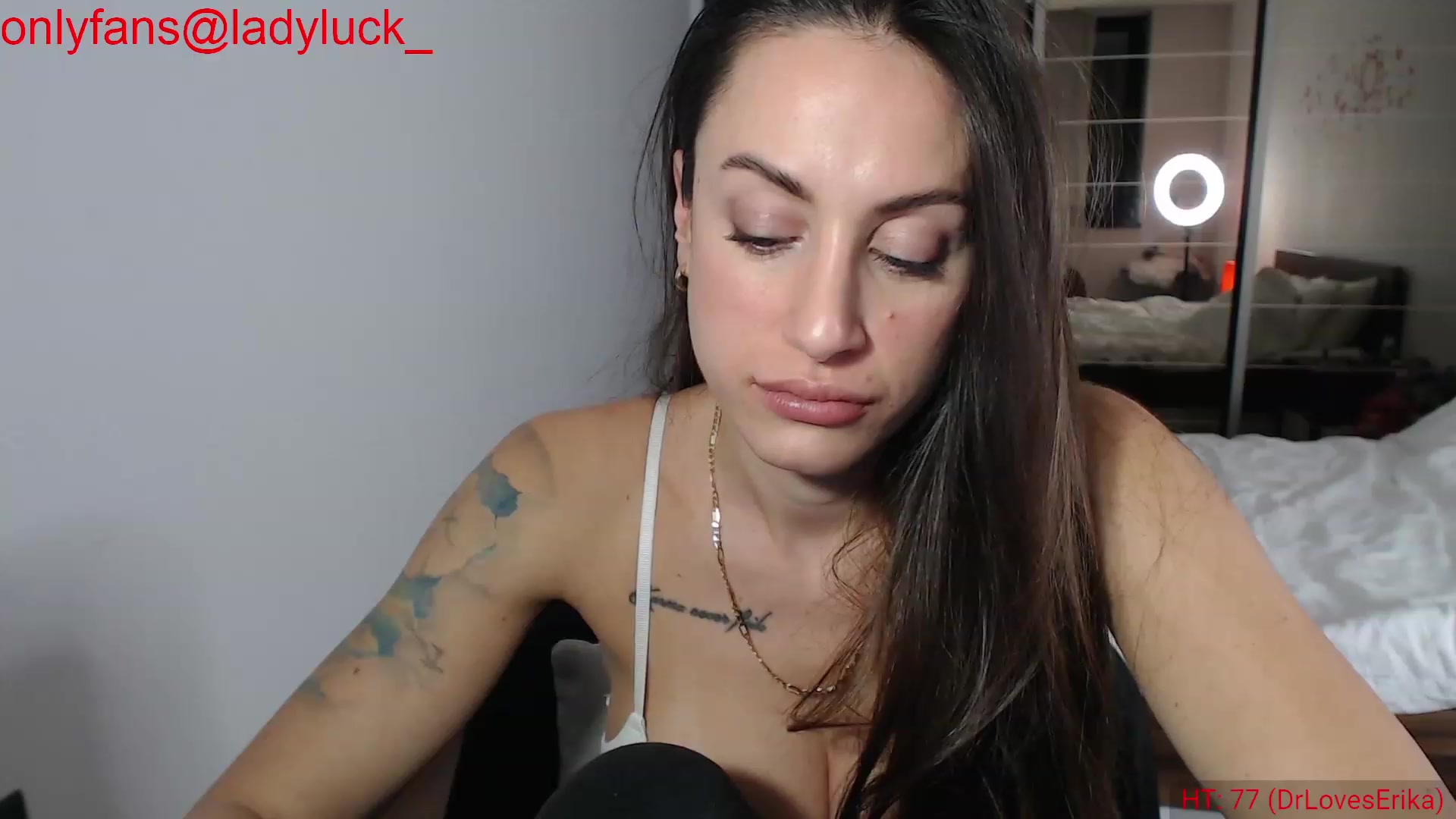 Gallery image thumbnail from ErikasMagic's myfreecams stream on, 11/25/2023, 20:20 image 8 of 20