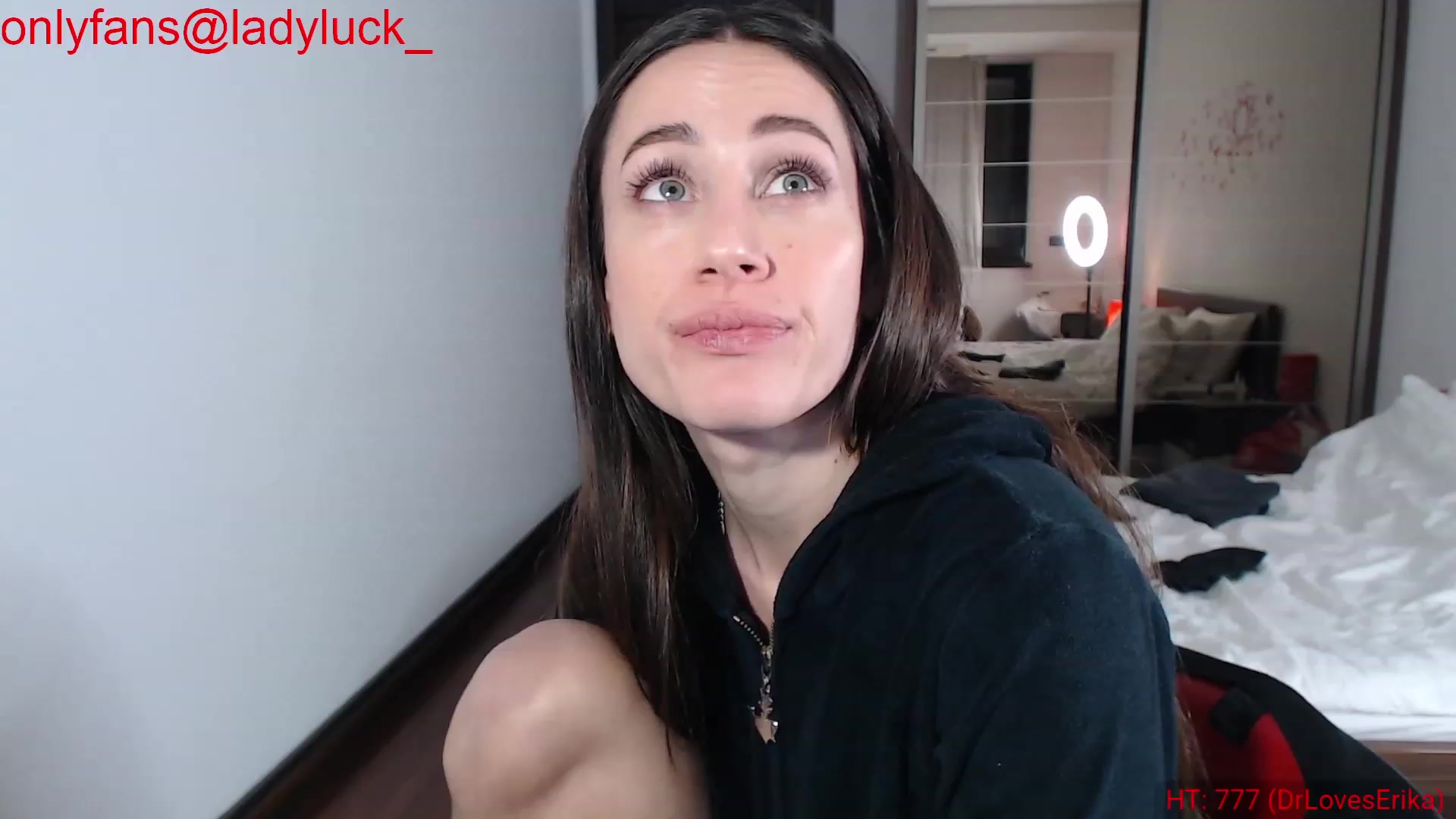 Gallery image thumbnail from ErikasMagic's myfreecams stream on, 12/08/2023, 20:49 image 16 of 20