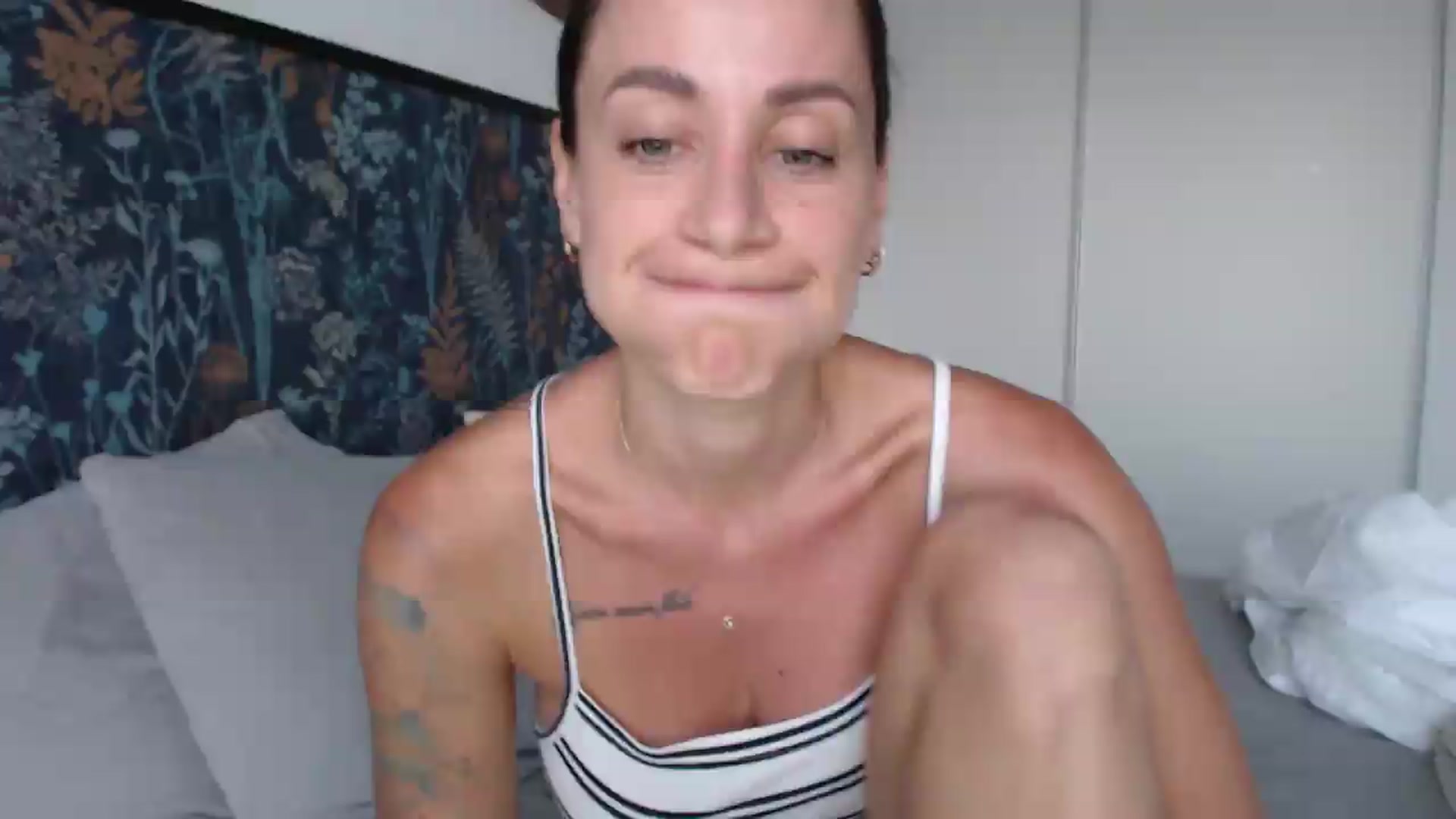 Gallery image thumbnail from ErikasMagic's myfreecams stream on, 08/10/2026, 19:26 image 13 of 20