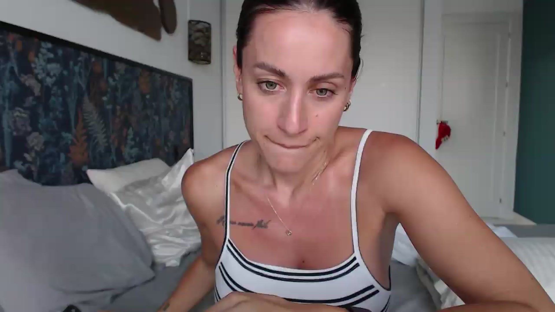 Gallery image thumbnail from ErikasMagic's myfreecams stream on, 08/10/2026, 19:26 image 5 of 20