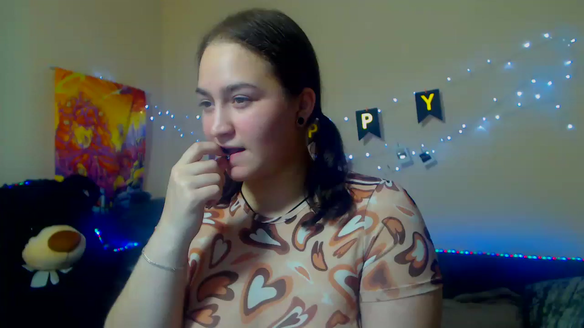 Gallery image thumbnail from ErinColle's myfreecams stream on, 11/19/2022, 19:16 image 1 of 20