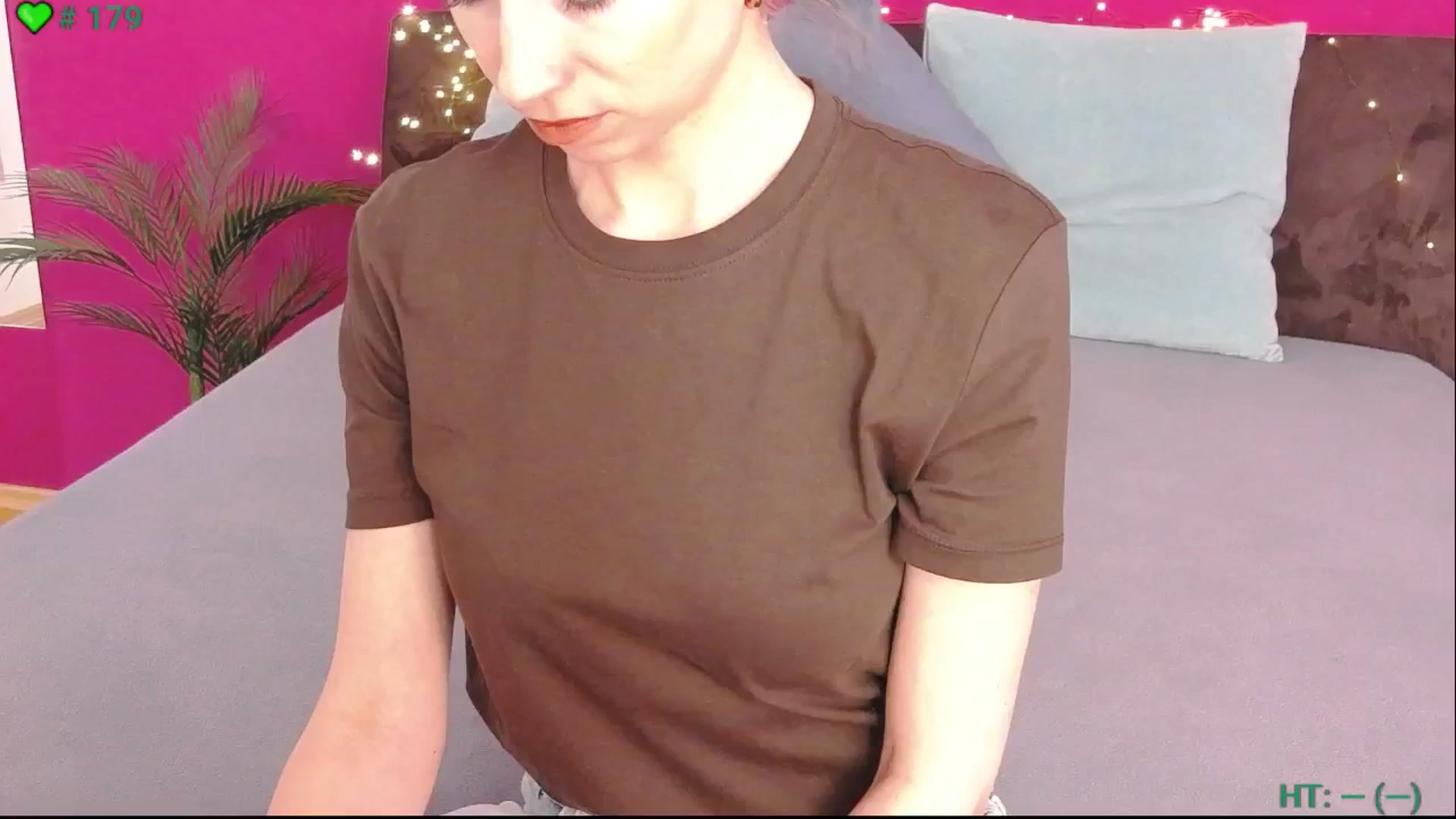 Gallery image thumbnail from ErinOn's myfreecams stream on, 05/29/2025, 15:02 image 6 of 20
