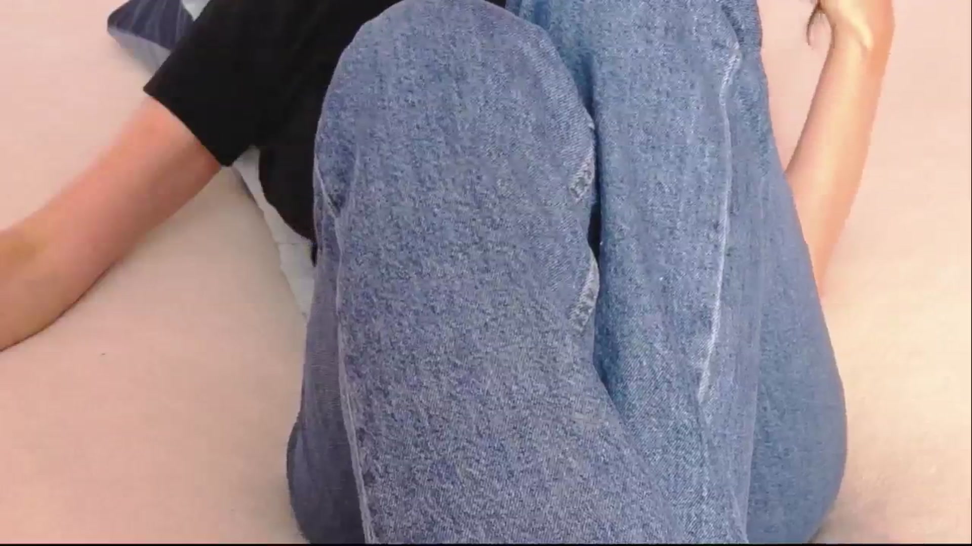 Gallery image thumbnail from ErinOn's myfreecams stream on, 07/08/2025, 15:30 image 10 of 20