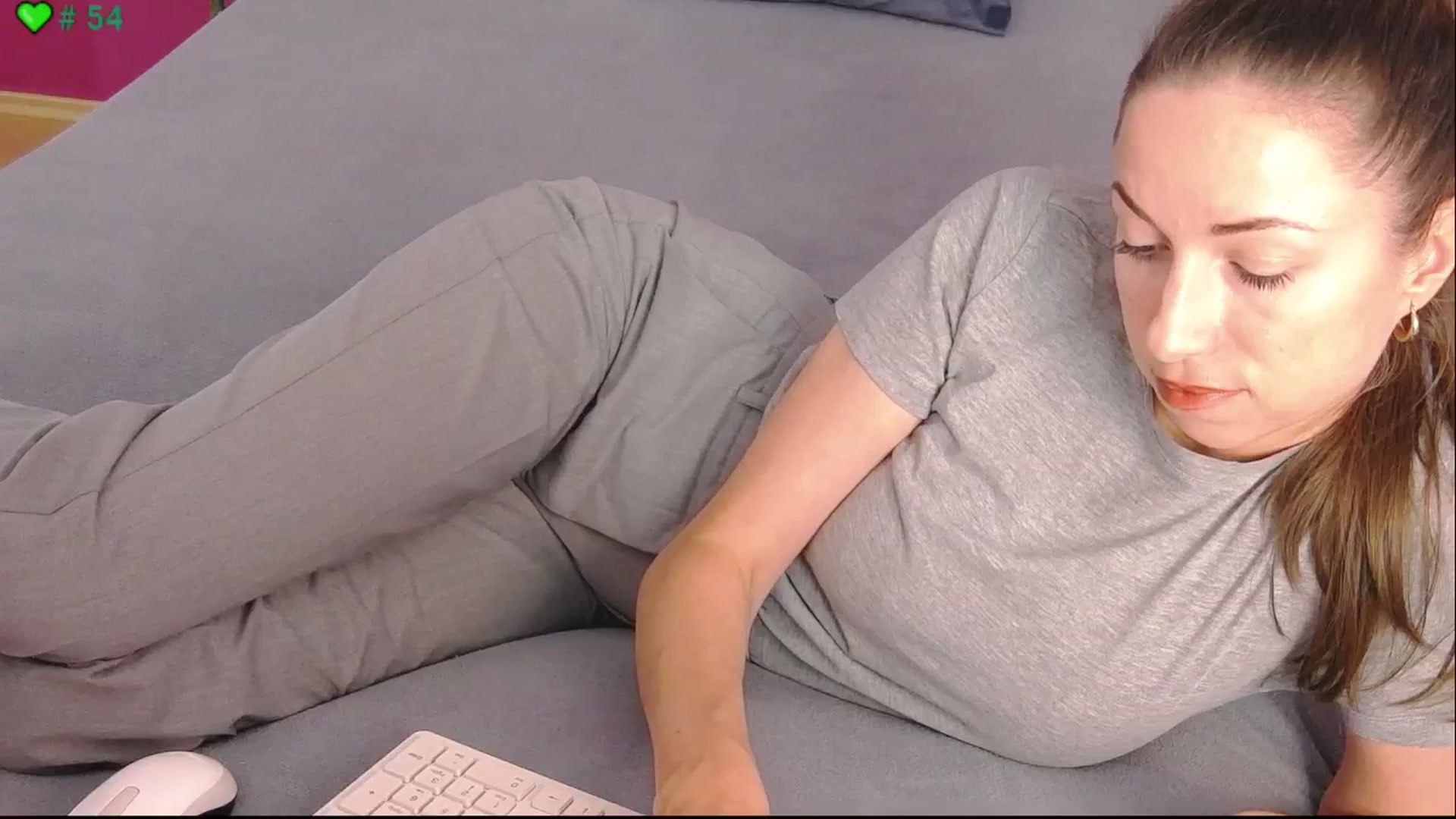 Gallery image thumbnail from ErinOn's myfreecams stream on, 07/29/2025, 15:00 image 16 of 20