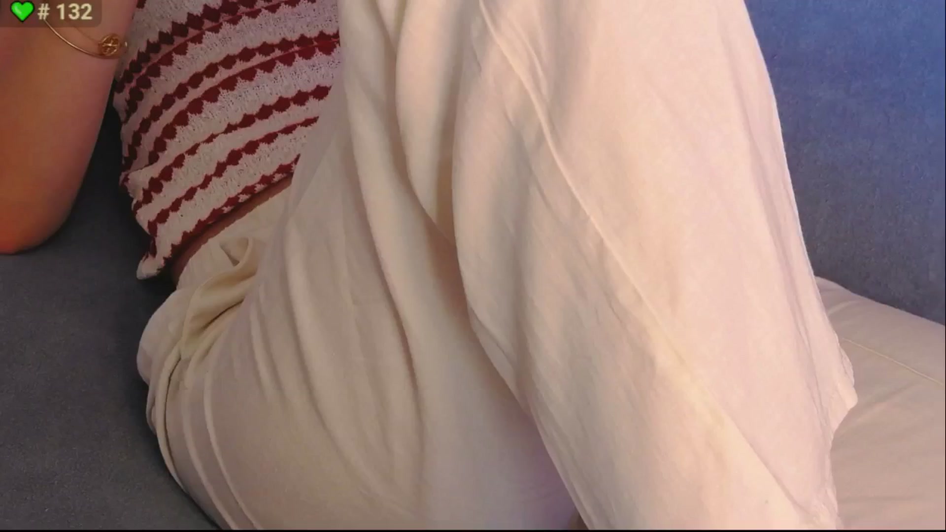 Gallery image thumbnail from ErinOn's myfreecams stream on, 08/08/2025, 14:42 image 9 of 20