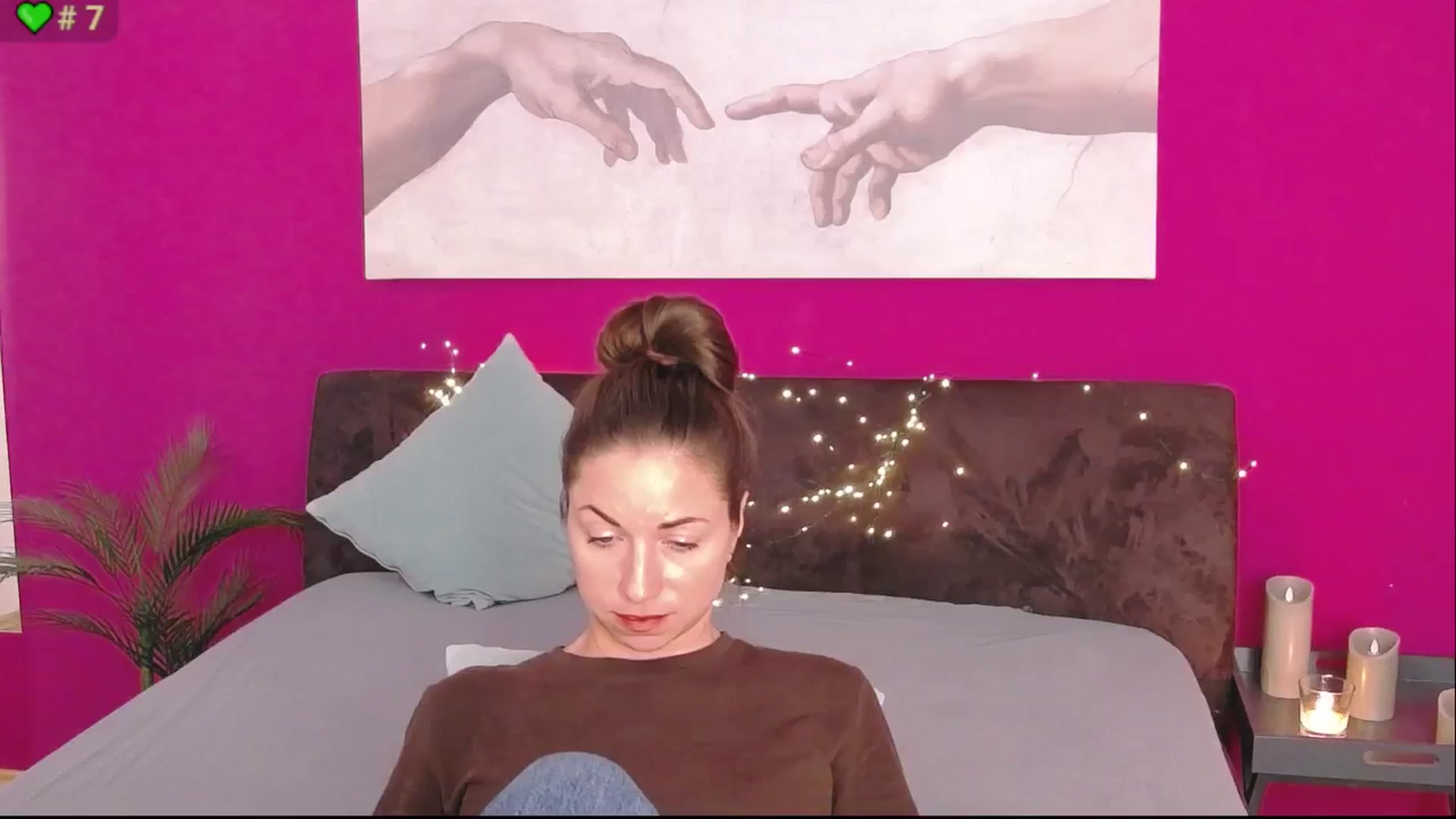 Gallery image thumbnail from ErinOn's myfreecams stream on, 09/05/2025, 14:01 image 9 of 20