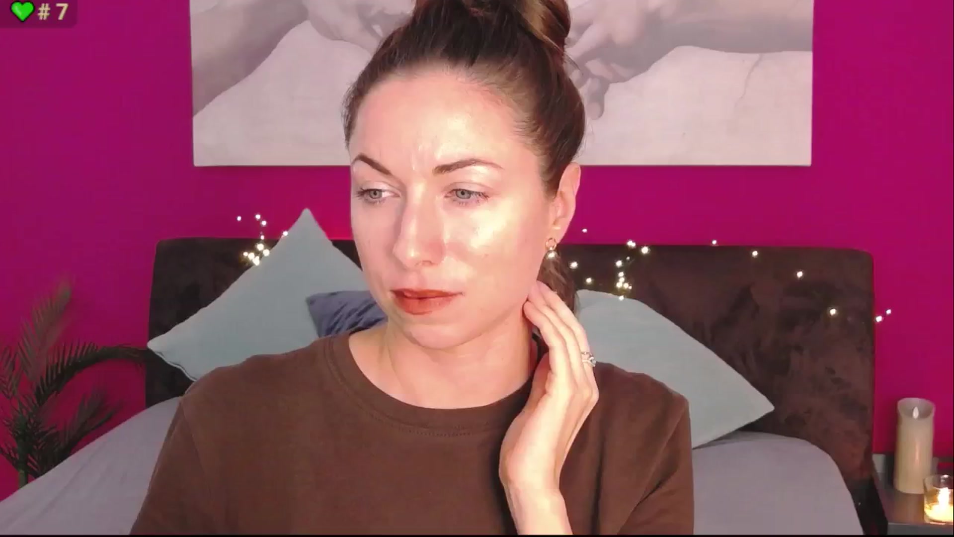 Gallery image thumbnail from ErinOn's myfreecams stream on, 09/05/2025, 14:01 image 4 of 20
