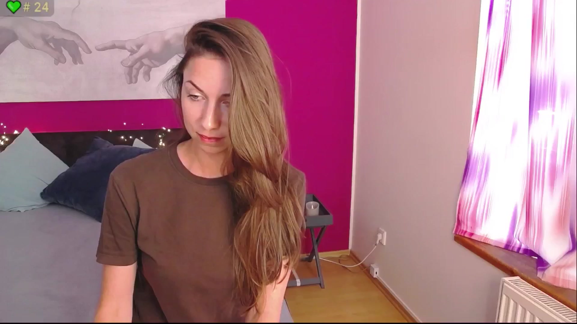 Gallery image thumbnail from ErinOn's myfreecams stream on, 09/18/2025, 14:29 image 13 of 20