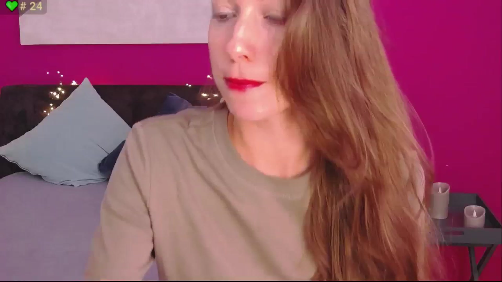 Gallery image thumbnail from ErinOn's myfreecams stream on, 09/19/2025, 09:15 image 7 of 20