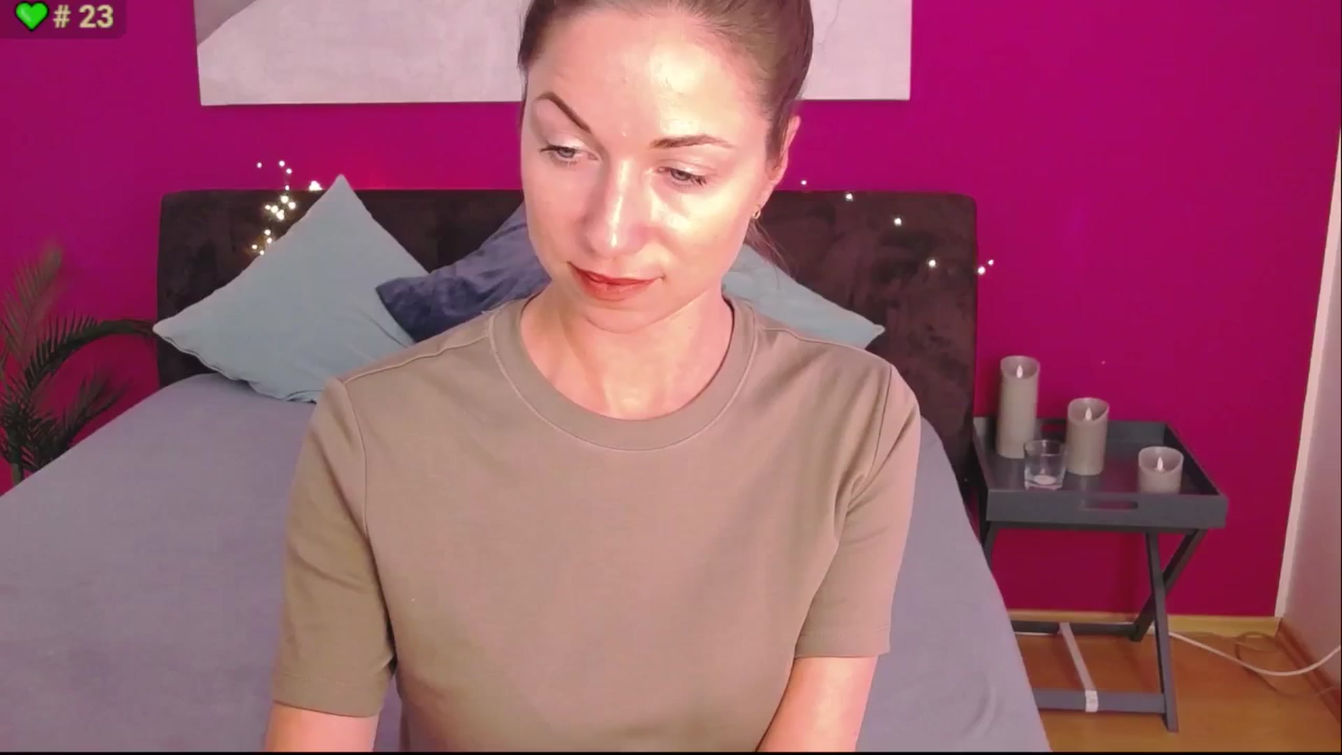 Gallery image thumbnail from ErinOn's myfreecams stream on, 09/19/2025, 14:00 image 20 of 20
