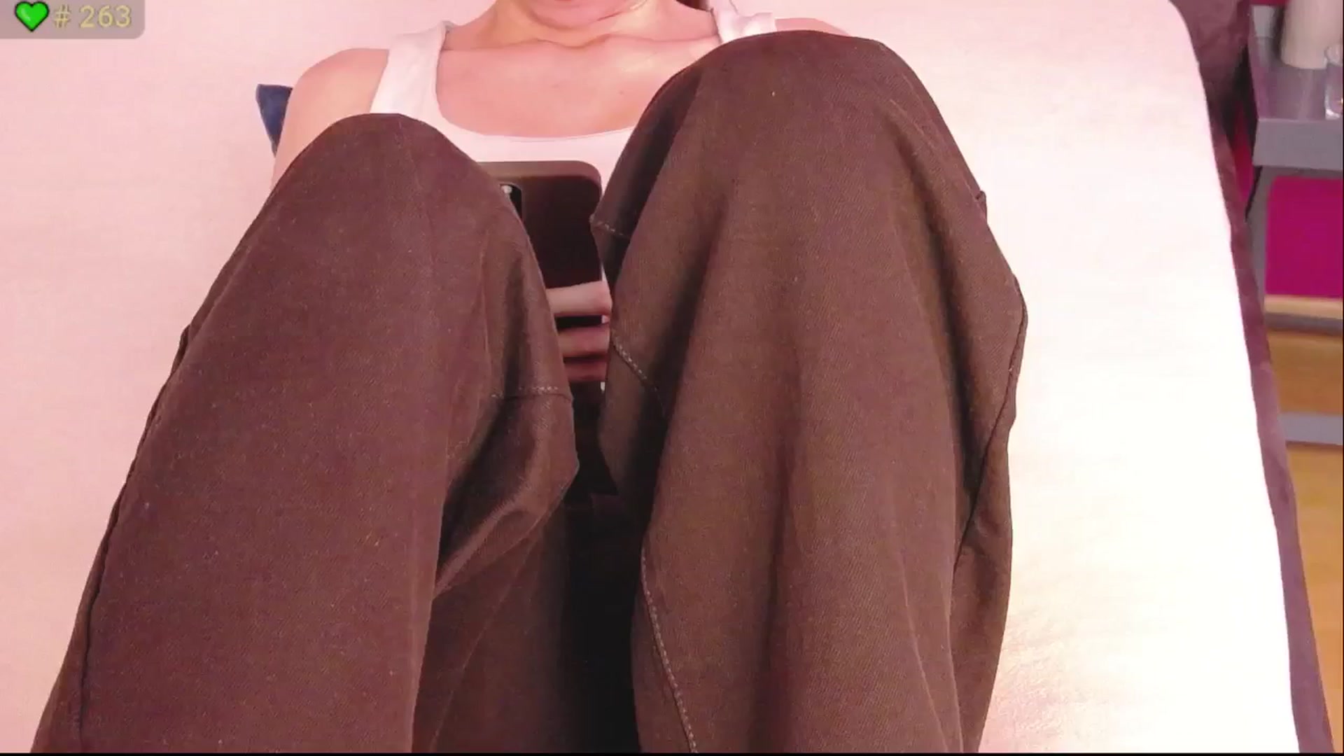 Gallery image thumbnail from ErinOn's myfreecams stream on, 10/02/2025, 14:06 image 19 of 20