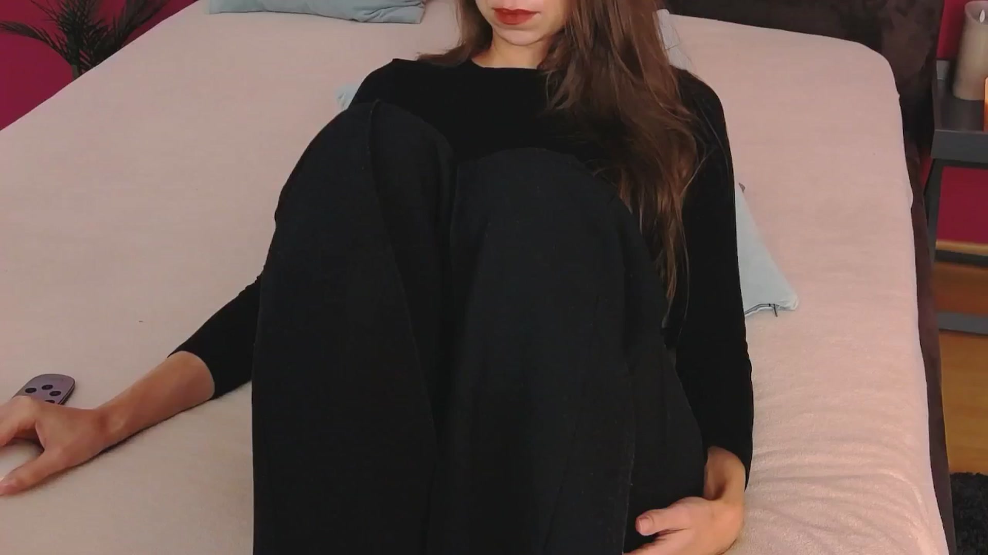 Gallery image thumbnail from ErinOn's myfreecams stream on, 10/09/2025, 15:17 image 14 of 20
