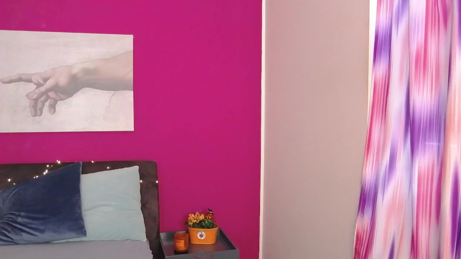 Gallery image thumbnail from ErinOn's myfreecams stream on, 11/03/2025, 13:43 image 3 of 20