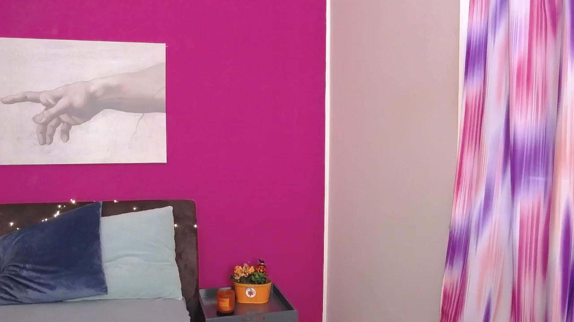 Gallery image thumbnail from ErinOn's myfreecams stream on, 11/03/2025, 13:43 image 1 of 20