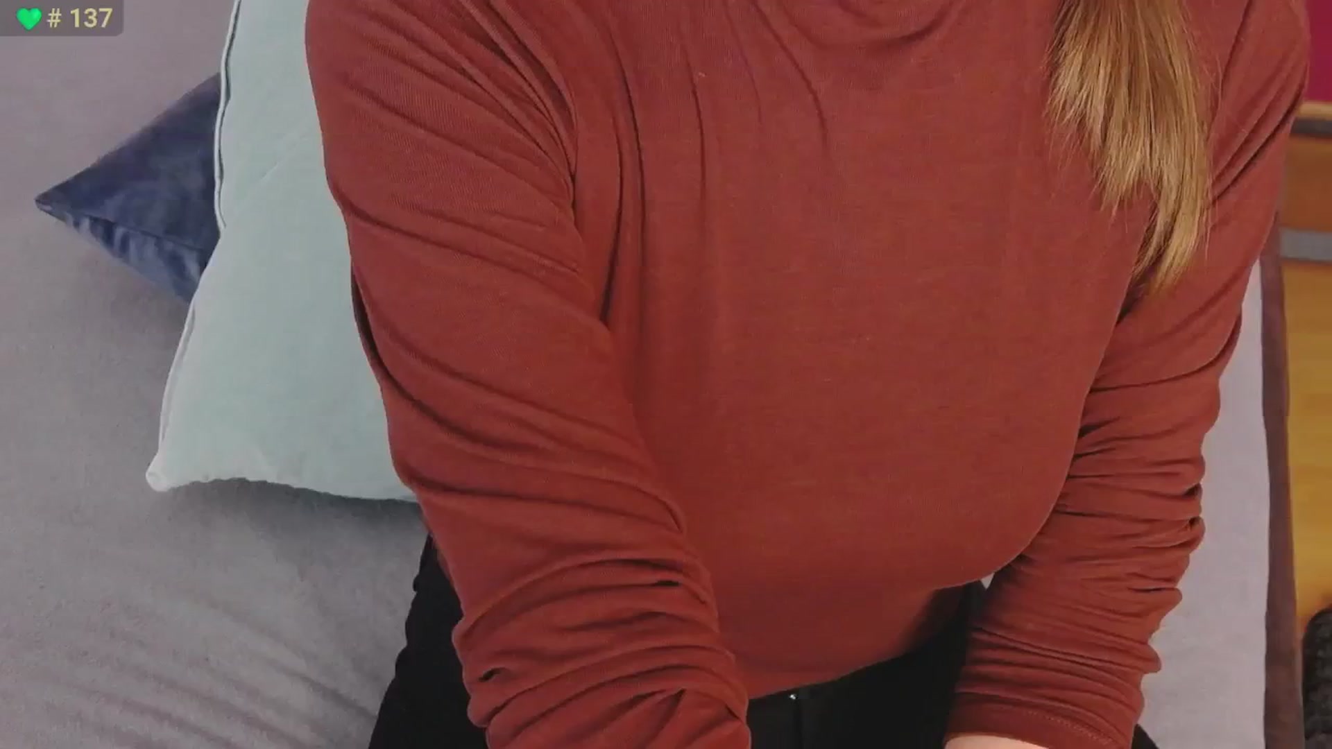 Gallery image thumbnail from ErinOn's myfreecams stream on, 11/07/2025, 16:15 image 8 of 20