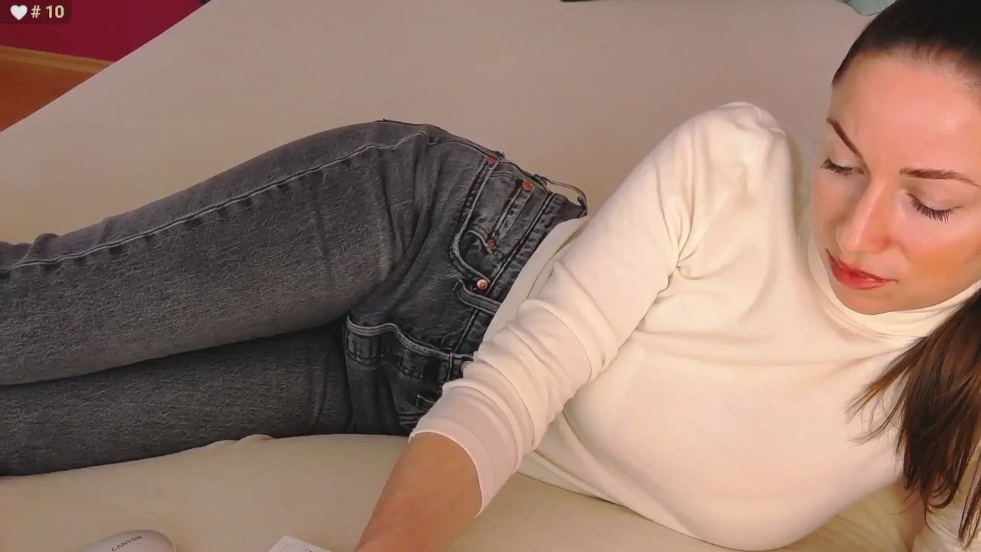 Gallery image thumbnail from ErinOn's myfreecams stream on, 01/26/2026, 16:23 image 7 of 20