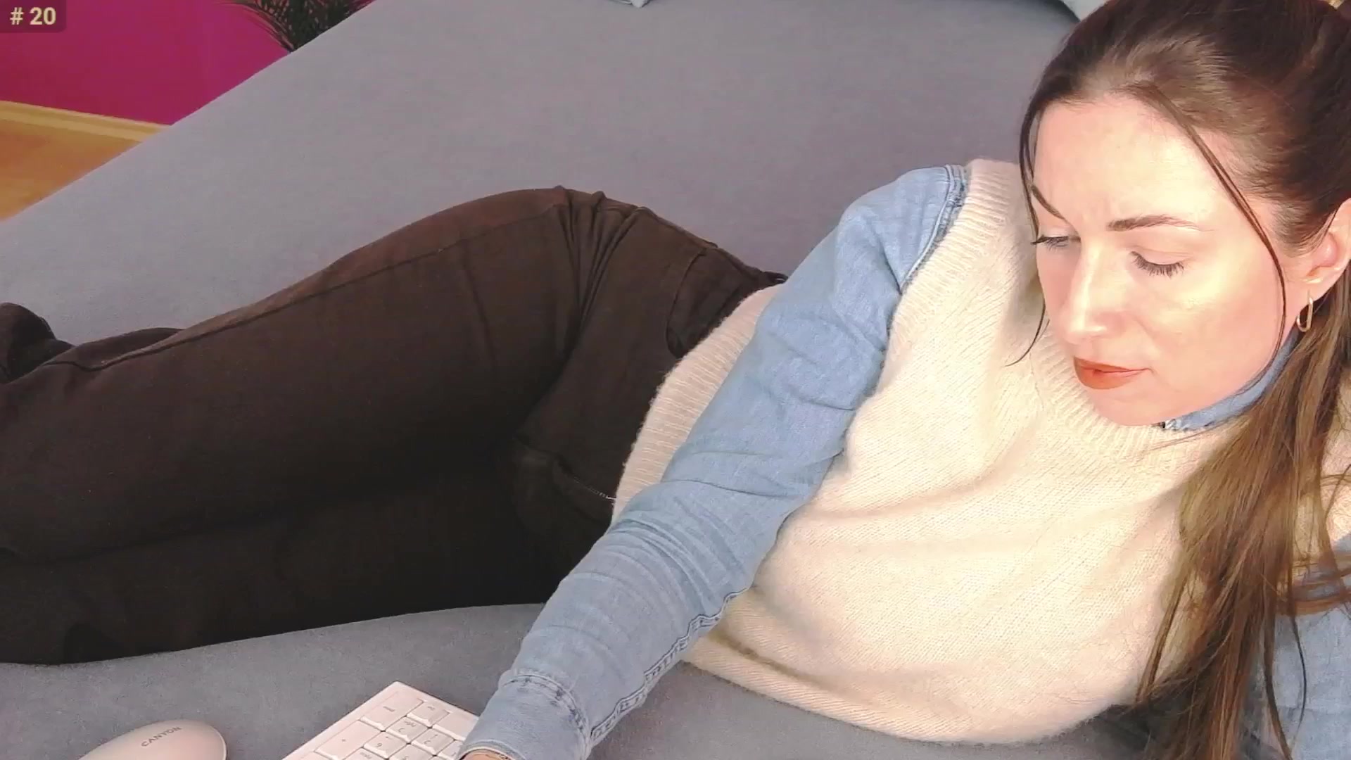 Gallery image thumbnail from ErinOn's myfreecams stream on, 03/29/2026, 15:55 image 4 of 20