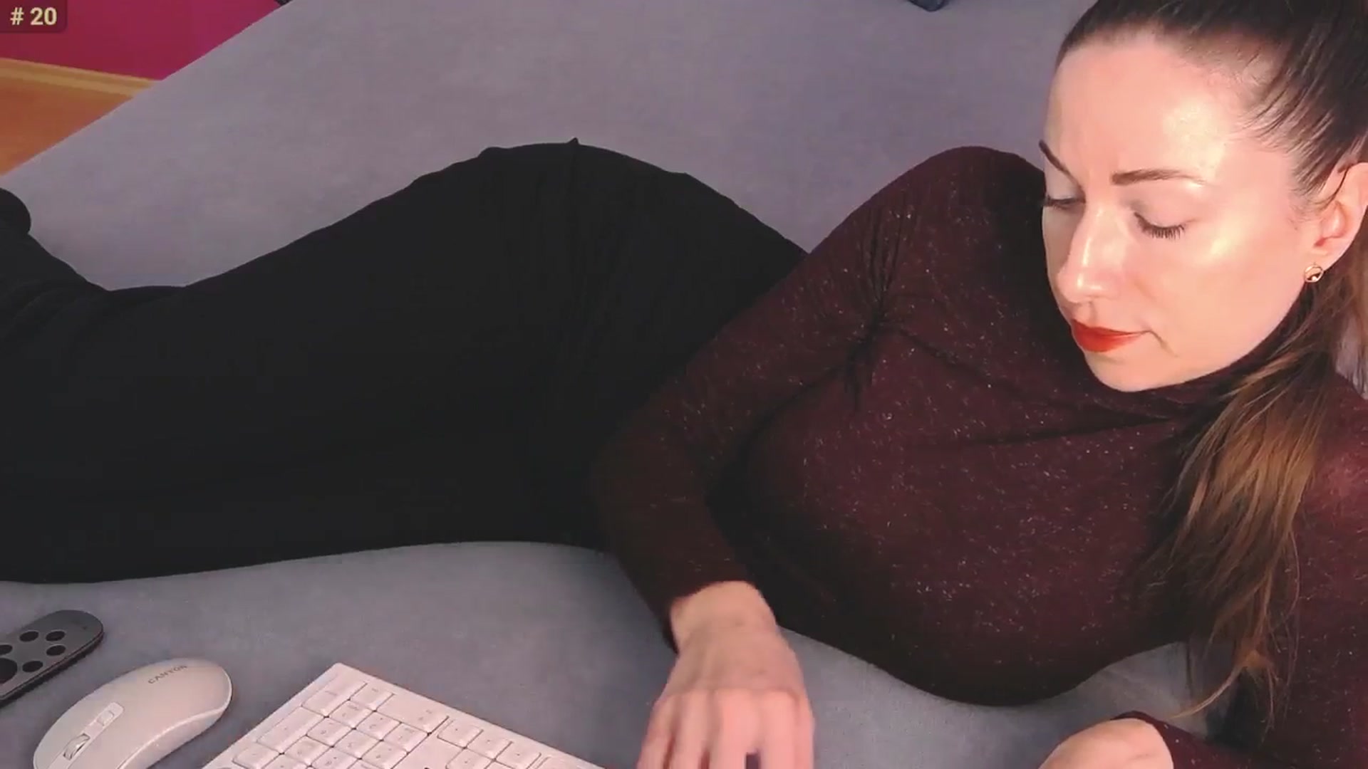Gallery image thumbnail from ErinOn's myfreecams stream on, 03/31/2026, 10:43 image 11 of 20