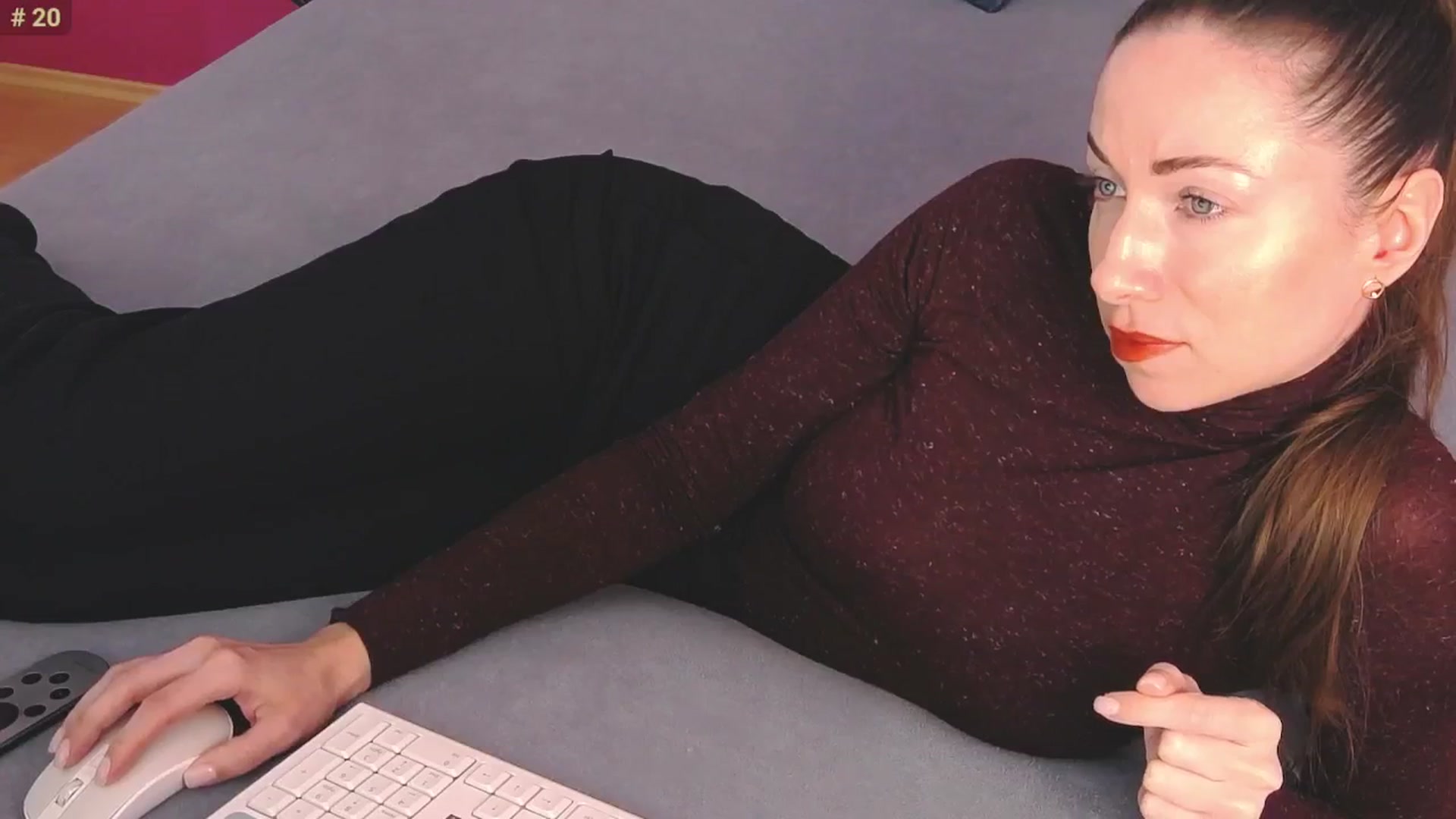 Gallery image thumbnail from ErinOn's myfreecams stream on, 03/31/2026, 10:43 image 14 of 20