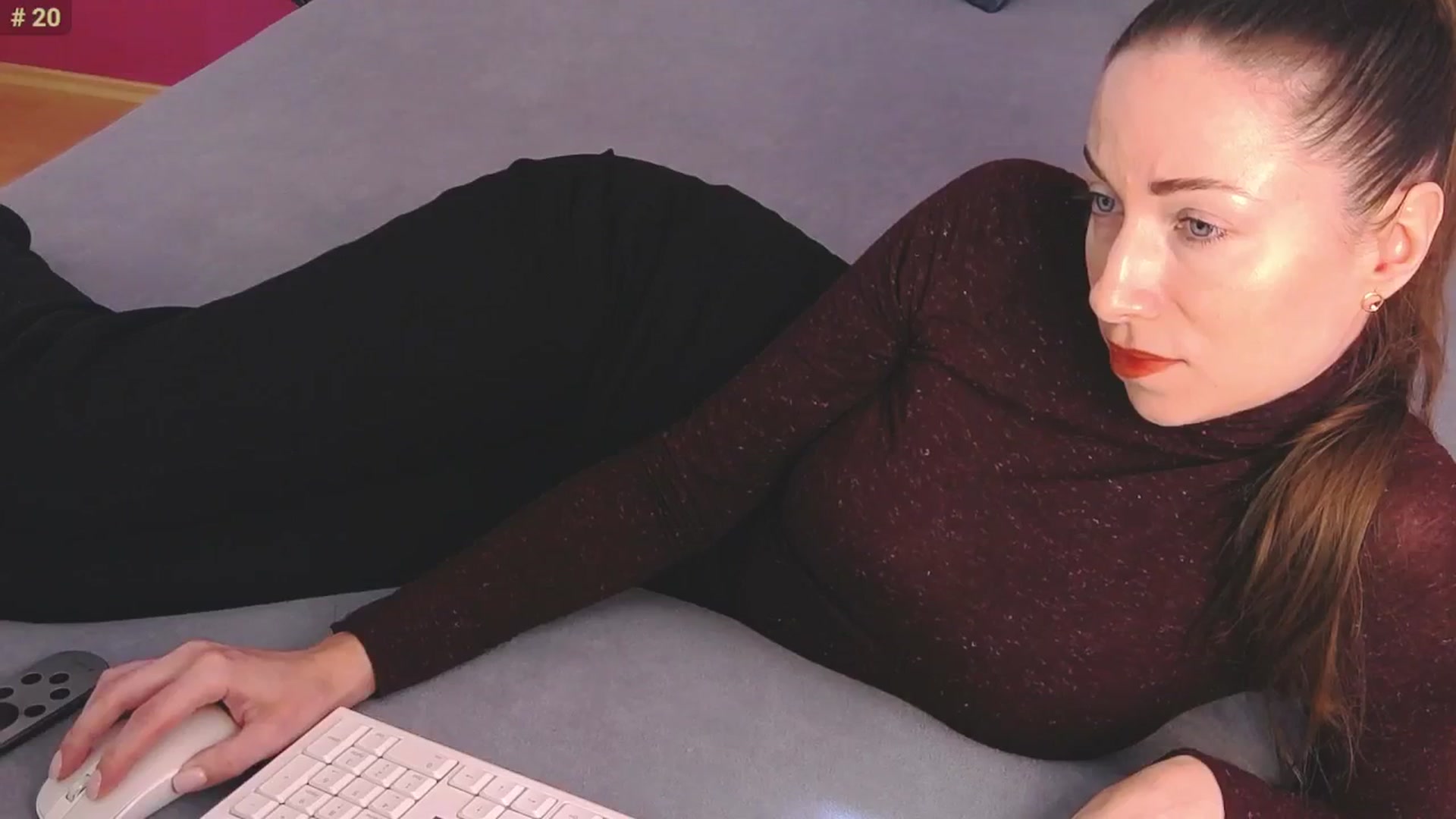 Gallery image thumbnail from ErinOn's myfreecams stream on, 03/31/2026, 10:43 image 17 of 20
