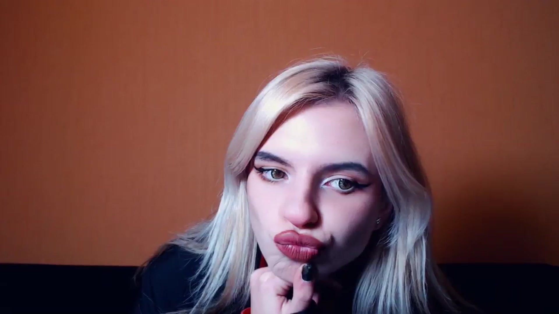 Gallery image thumbnail from Erineys's myfreecams stream on, 10/07/2023, 17:04 image 13 of 20