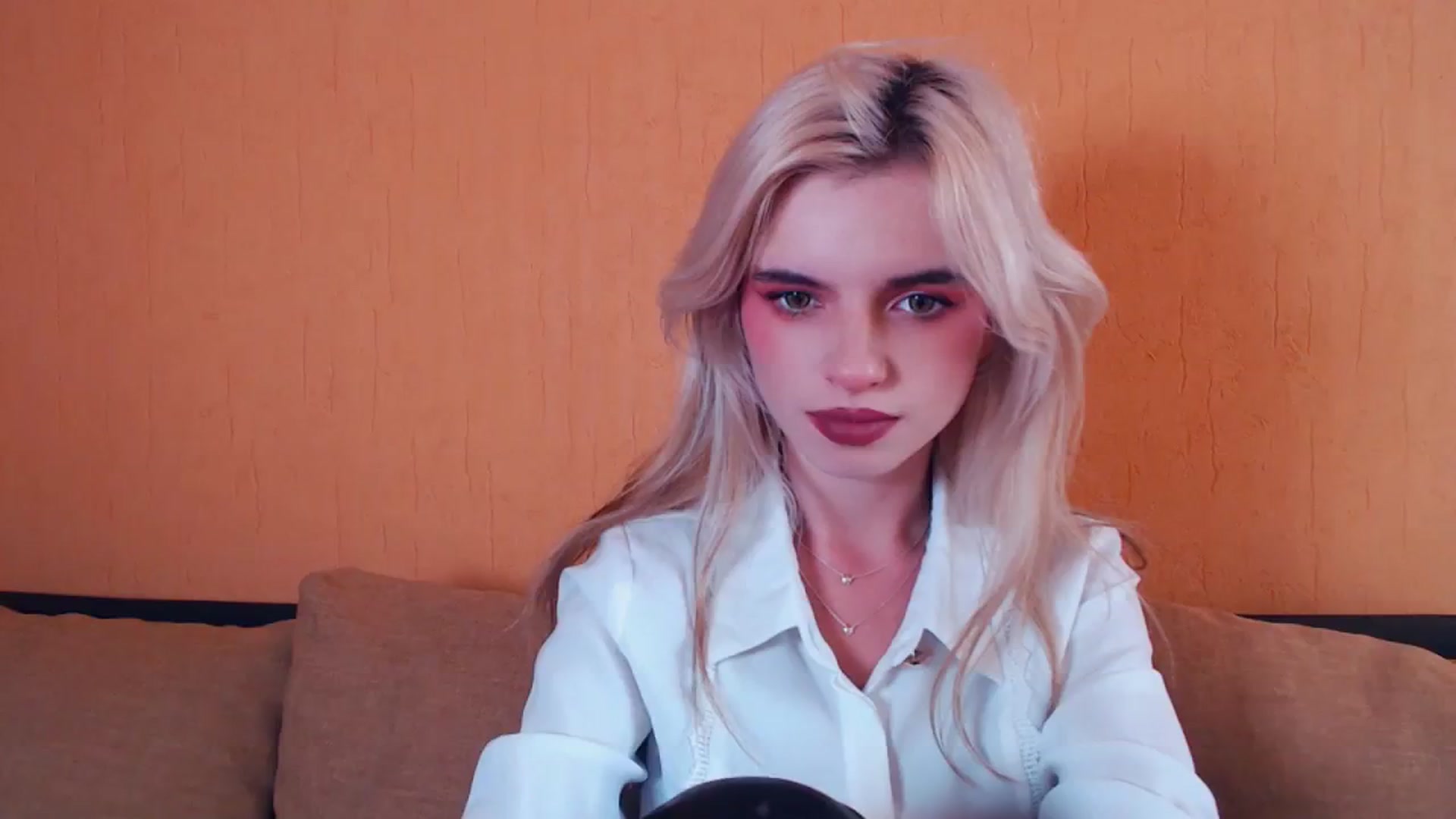 Gallery image thumbnail from Erineys's myfreecams stream on, 10/08/2023, 12:40 image 19 of 20