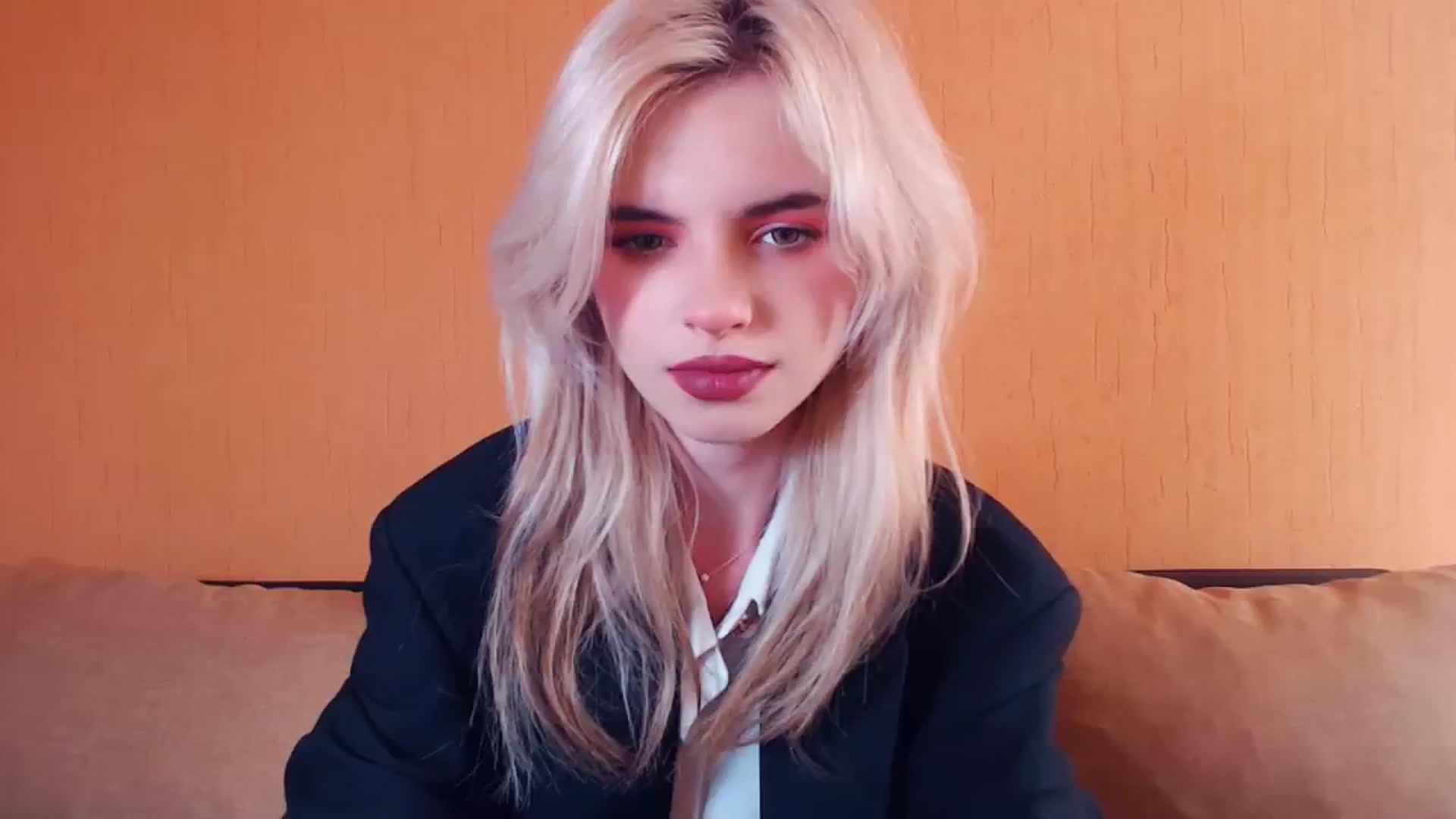 Gallery image thumbnail from Erineys's myfreecams stream on, 10/08/2023, 12:40 image 1 of 20