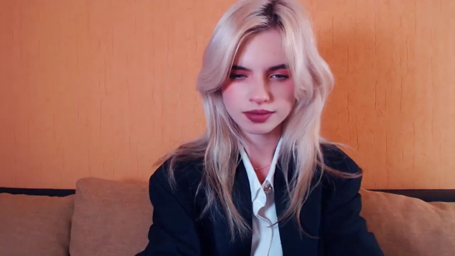 Gallery image thumbnail from Erineys's myfreecams stream on, 10/08/2023, 12:40 image 14 of 20