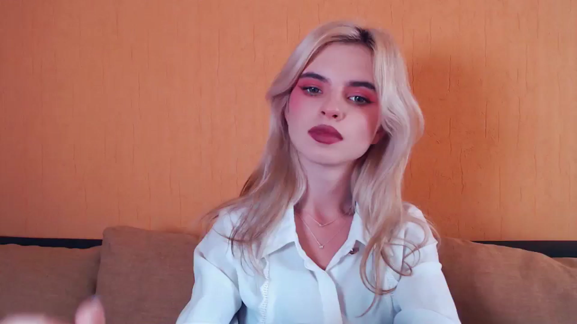 Gallery image thumbnail from Erineys's myfreecams stream on, 10/08/2023, 12:40 image 17 of 20