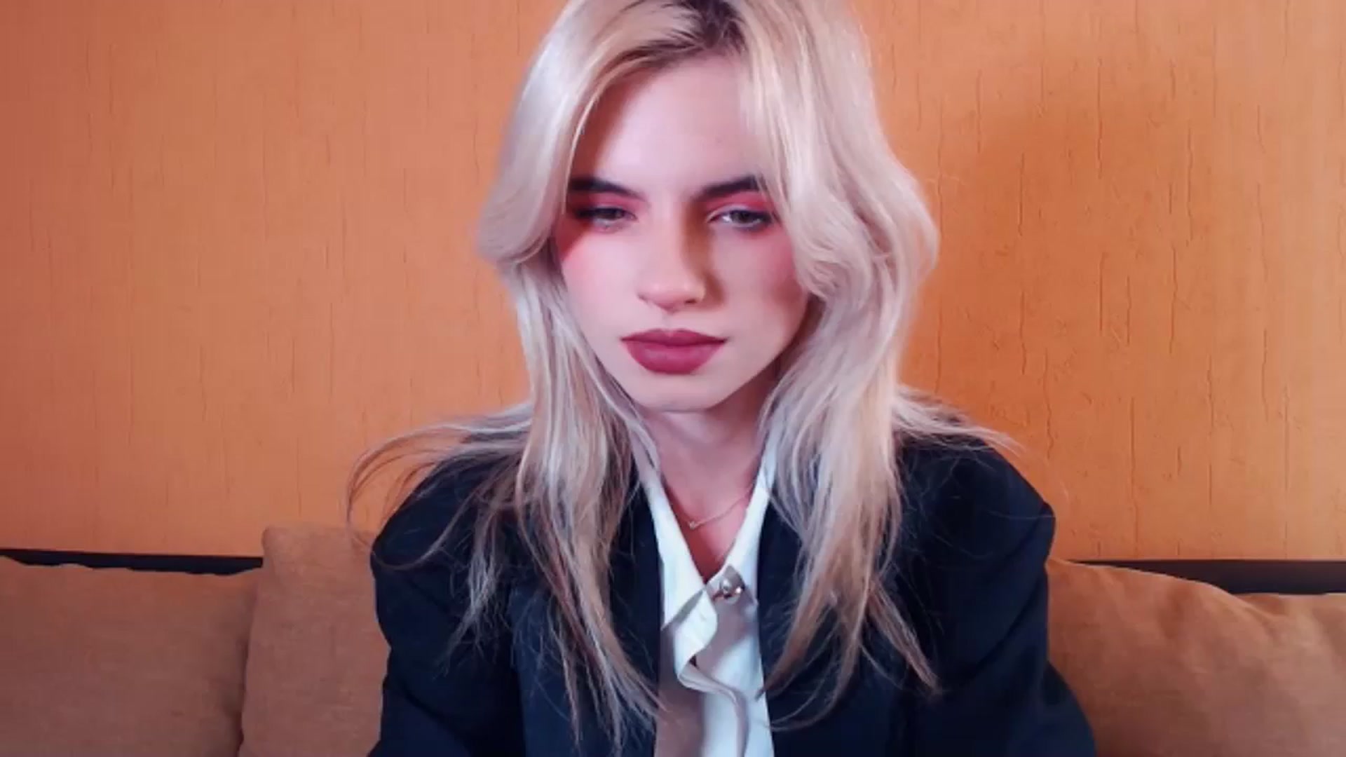 Gallery image thumbnail from Erineys's myfreecams stream on, 10/08/2023, 12:40 image 11 of 20