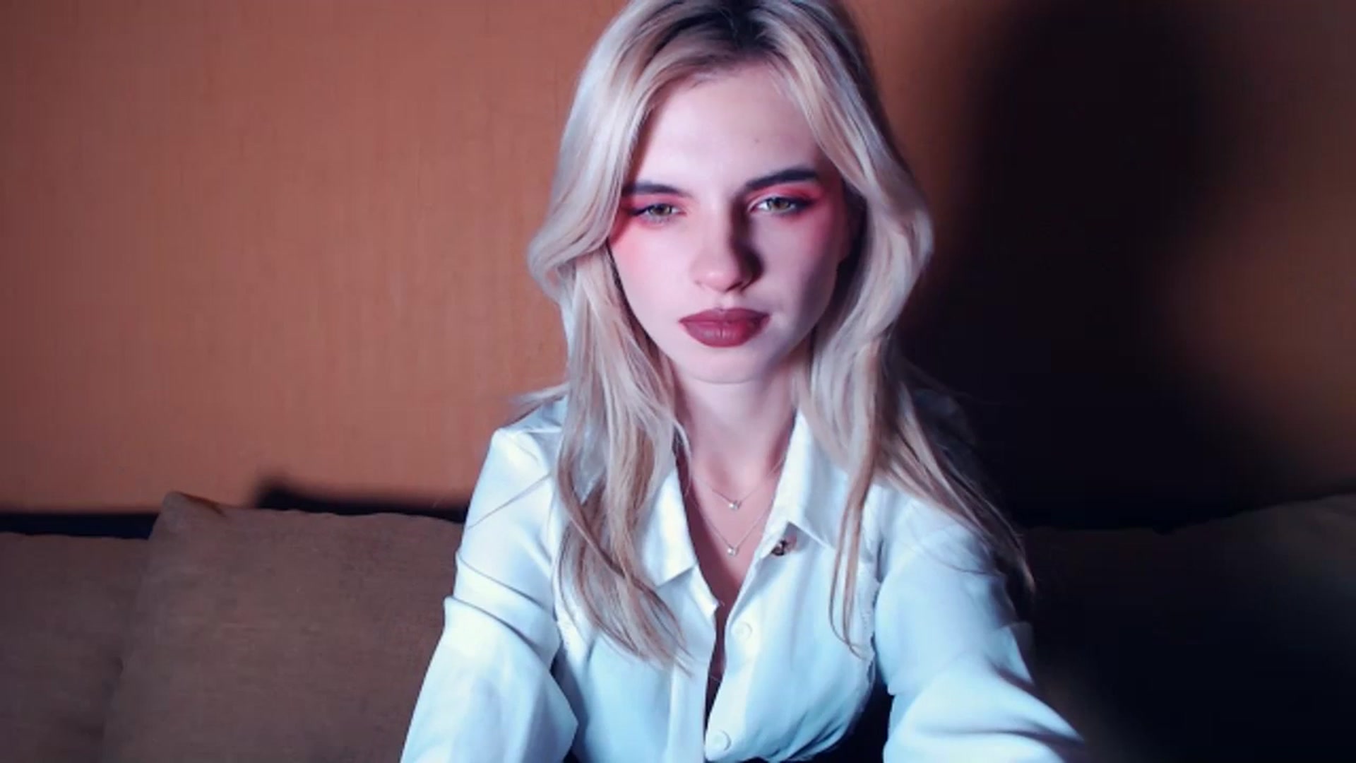 Gallery image thumbnail from Erineys's myfreecams stream on, 10/08/2023, 15:48 image 15 of 20