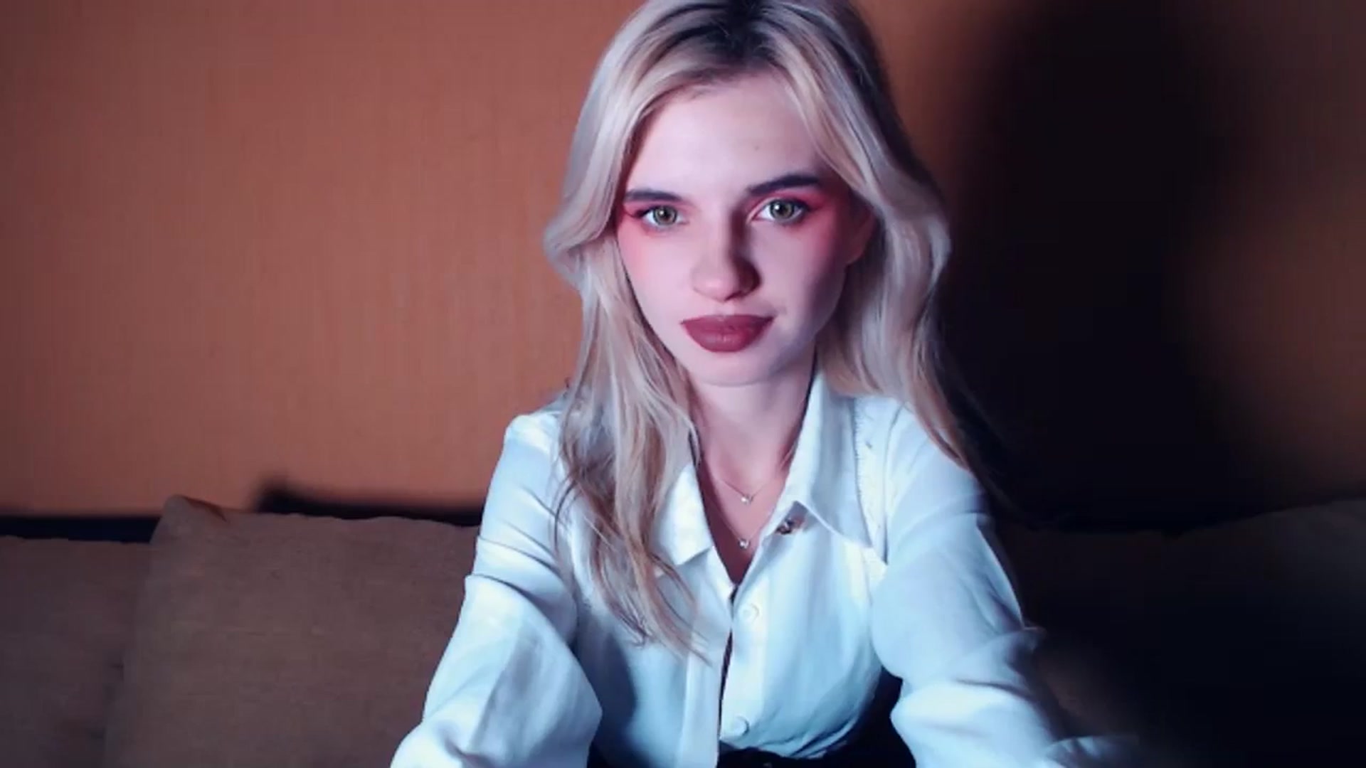 Gallery image thumbnail from Erineys's myfreecams stream on, 10/08/2023, 15:48 image 14 of 20