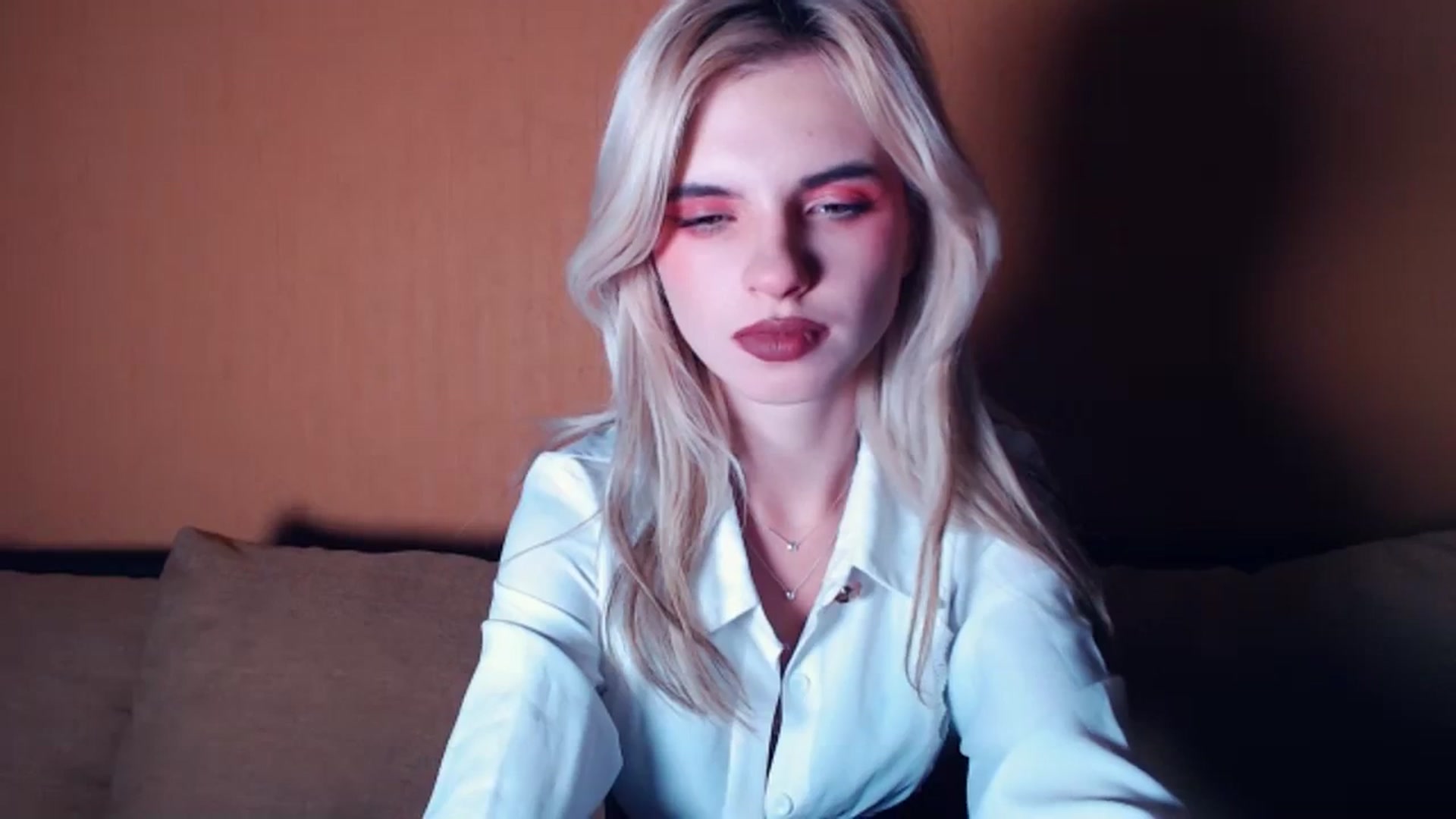 Gallery image thumbnail from Erineys's myfreecams stream on, 10/08/2023, 15:48 image 16 of 20