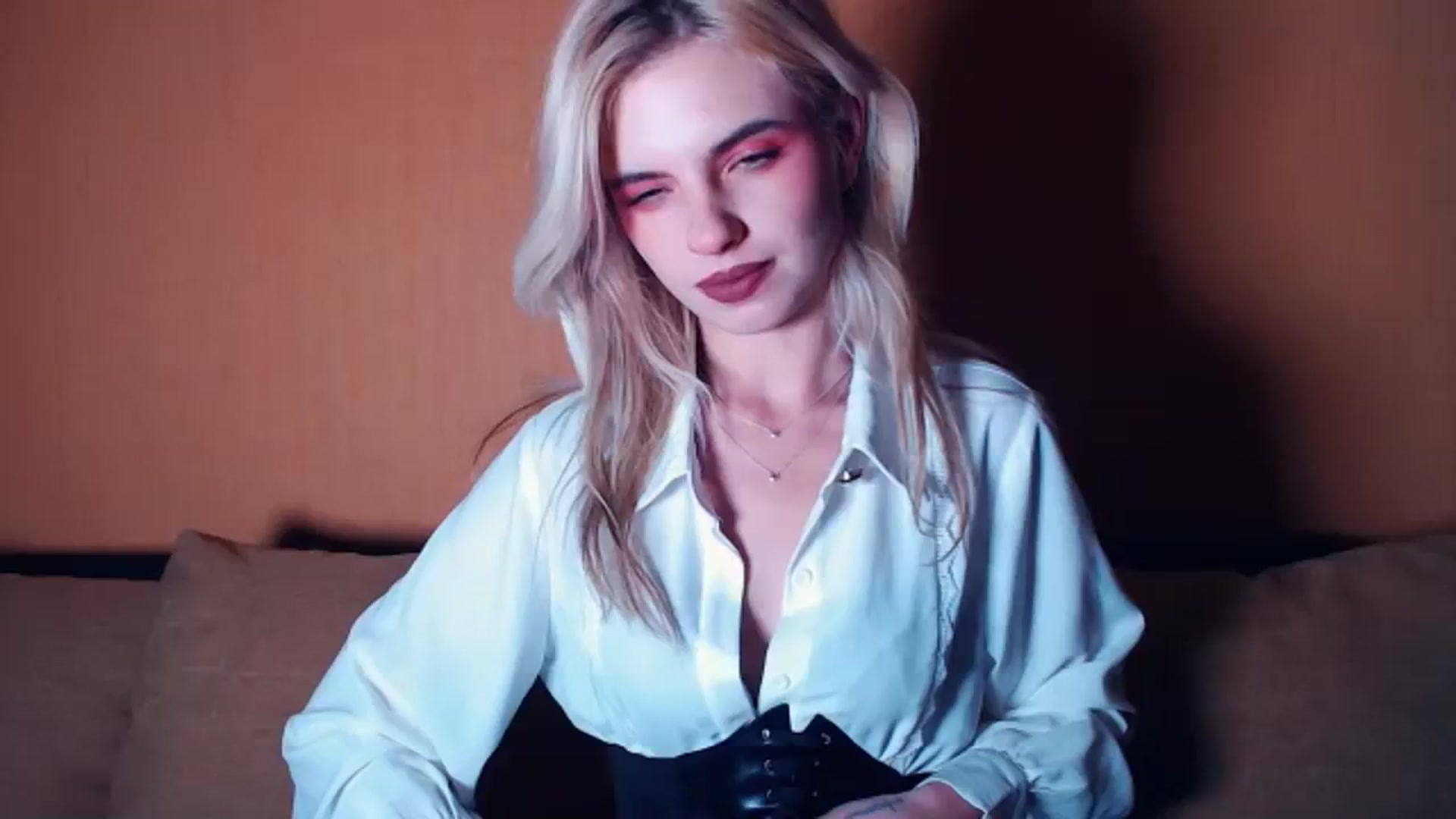 Gallery image thumbnail from Erineys's myfreecams stream on, 10/08/2023, 15:48 image 9 of 20