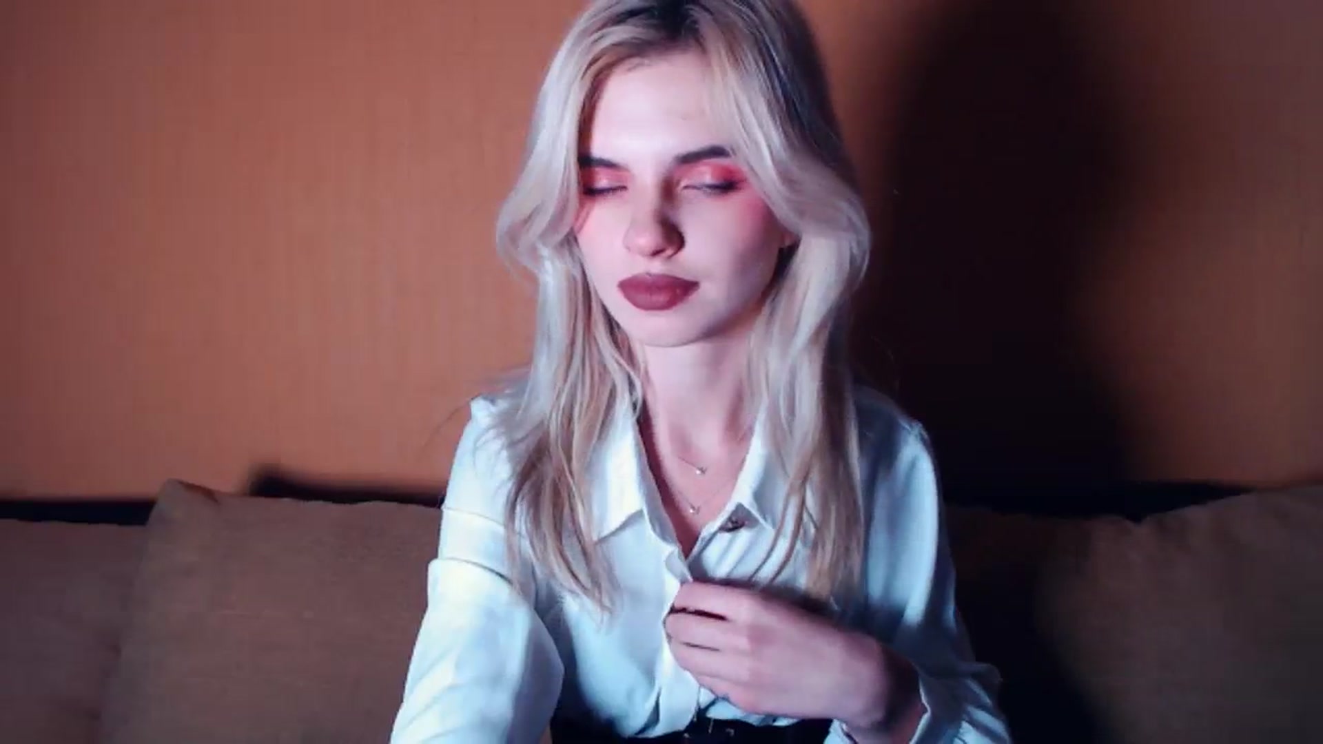 Gallery image thumbnail from Erineys's myfreecams stream on, 10/08/2023, 15:48 image 4 of 20