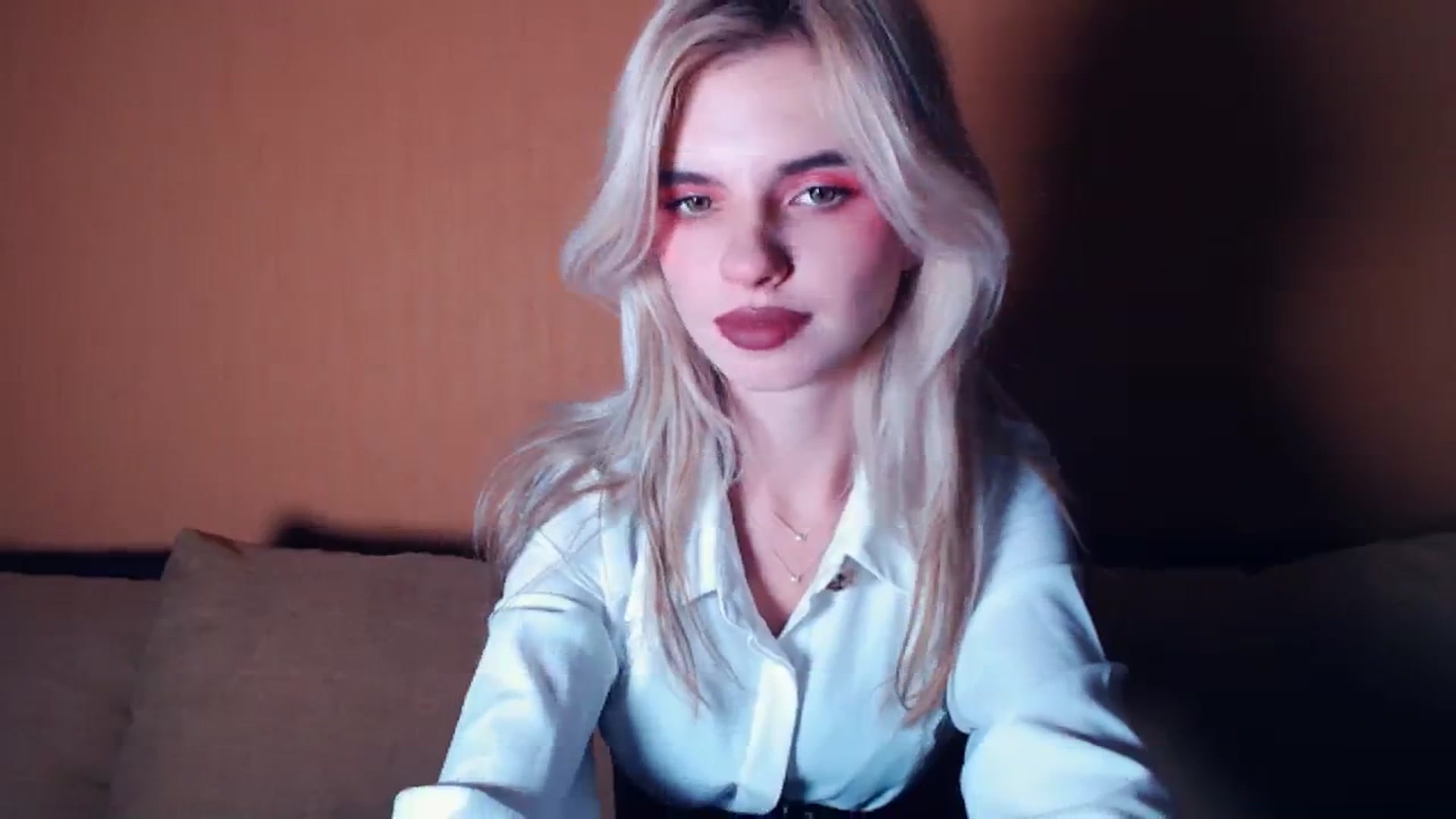 Gallery image thumbnail from Erineys's myfreecams stream on, 10/08/2023, 15:48 image 6 of 20