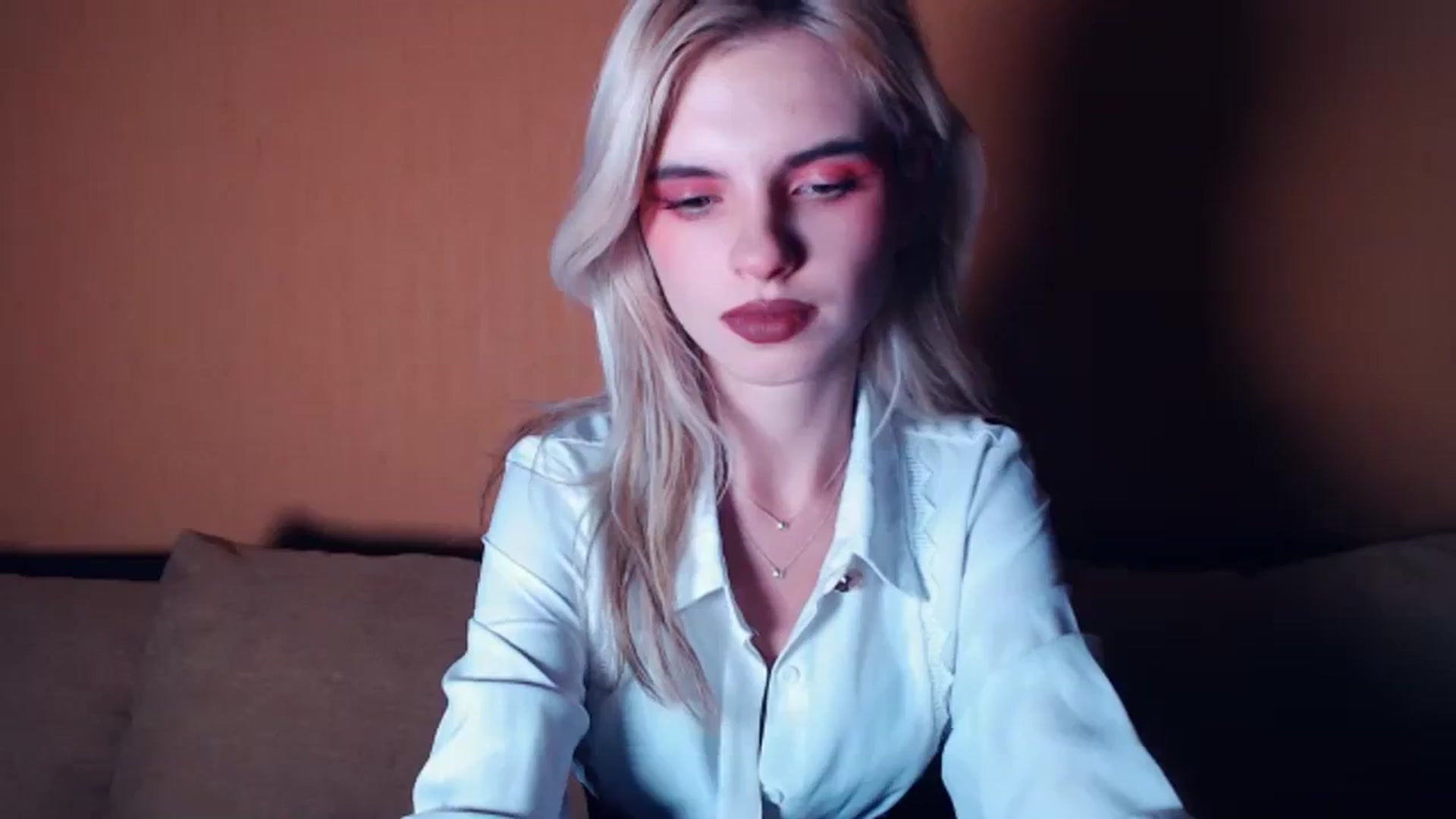 Gallery image thumbnail from Erineys's myfreecams stream on, 10/08/2023, 15:48 image 8 of 20